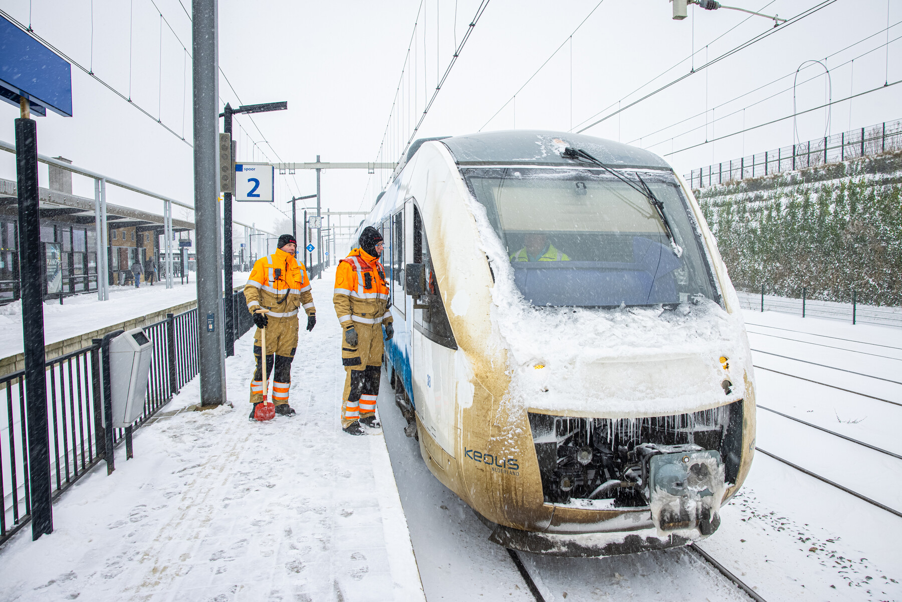 IJs aan de voorkant van de trein