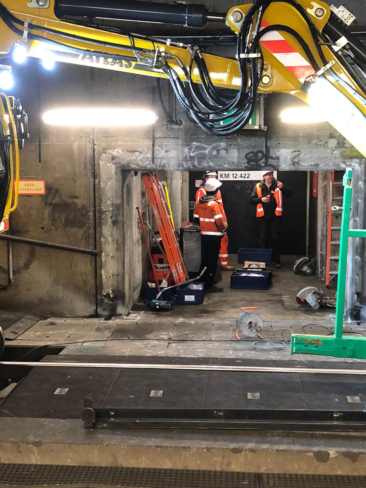 Werk aan de branddeuren Schipholtunnel