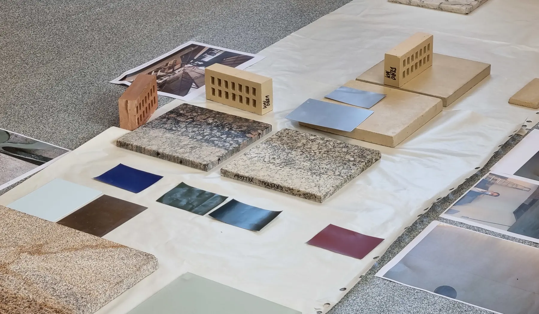 Een greep uit de materialen en kleuren.