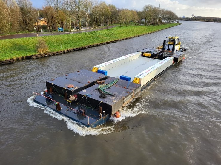 Invaren deel vijfde brug oostertoegang