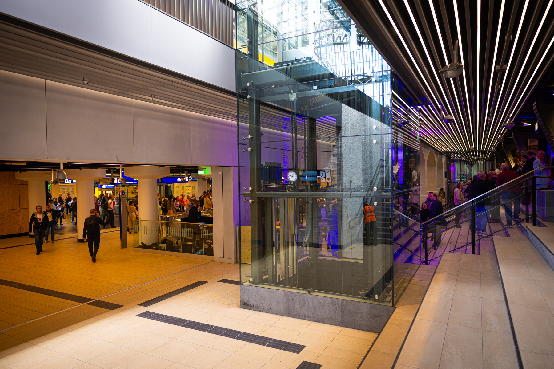 De nieuwe lift naar perron 1