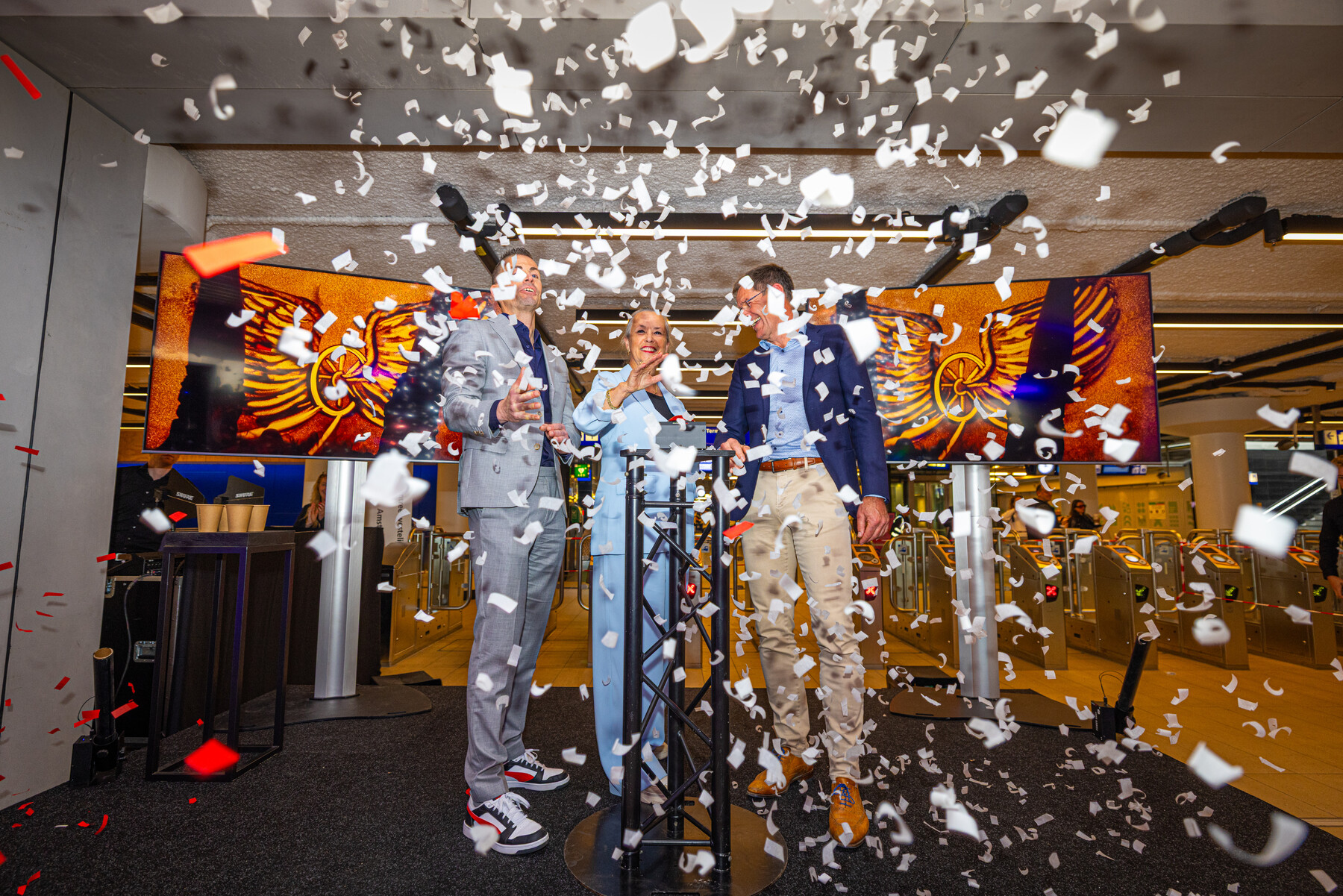 ProRail, NS en BAM openen officieel de nieuwe entree