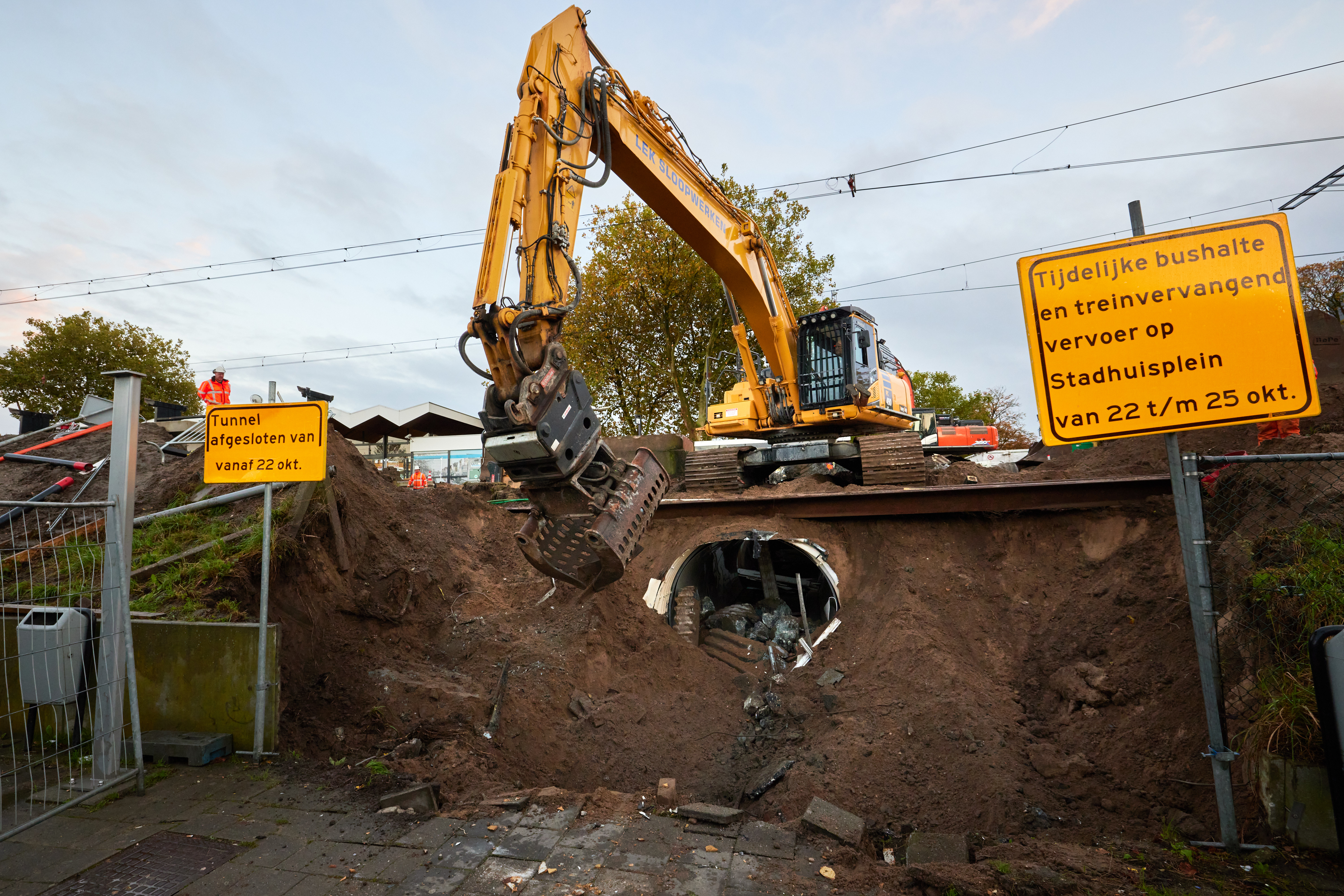 Er is een nieuwe tunnel gebouwd: de oude werd afgebroken