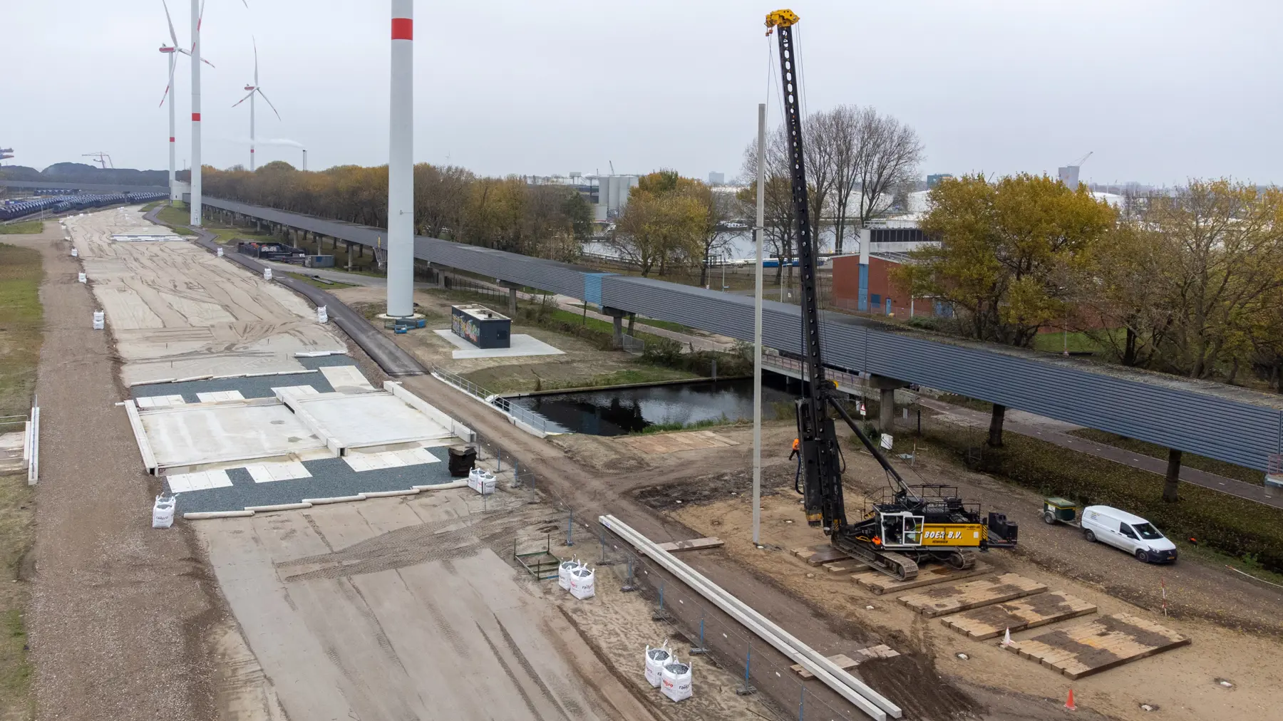 Het terrein waar VolkerRail aan het werk is