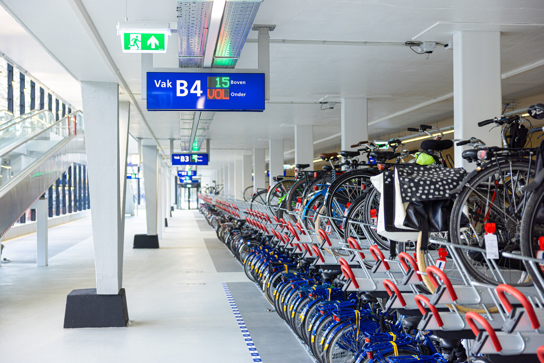 In de fietsenstalling staan zo'n 200 ov-fietsen