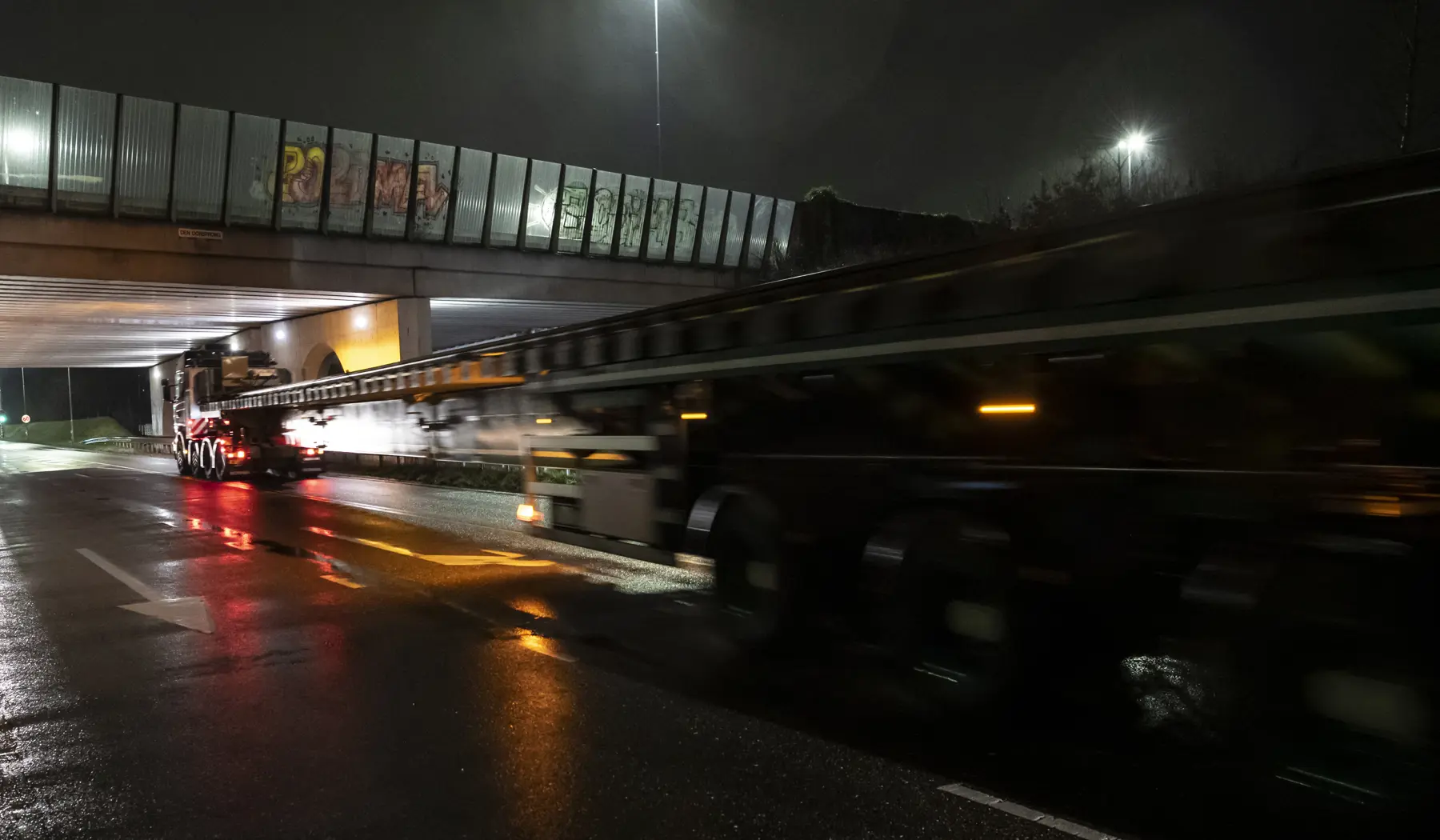 Om de wissels op de juiste plek te krijgen is speciaal transport nodig