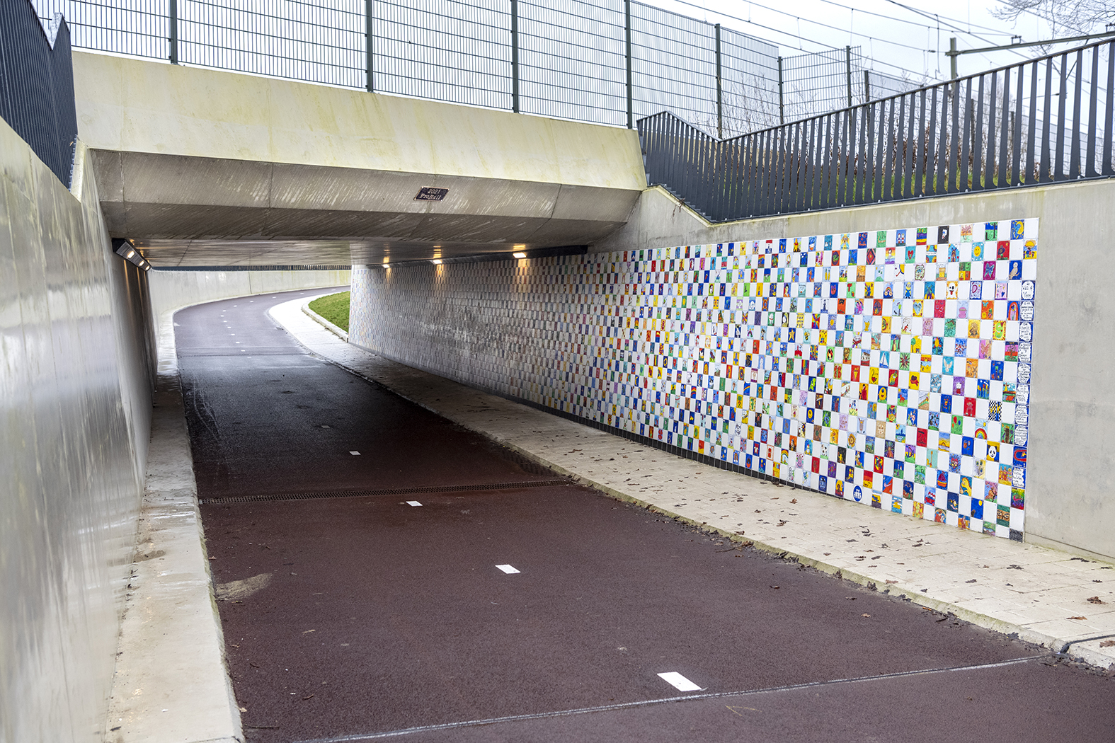 Een prachtige tunnelwand waar 1700 Hooglanderveeners aan meewerkten