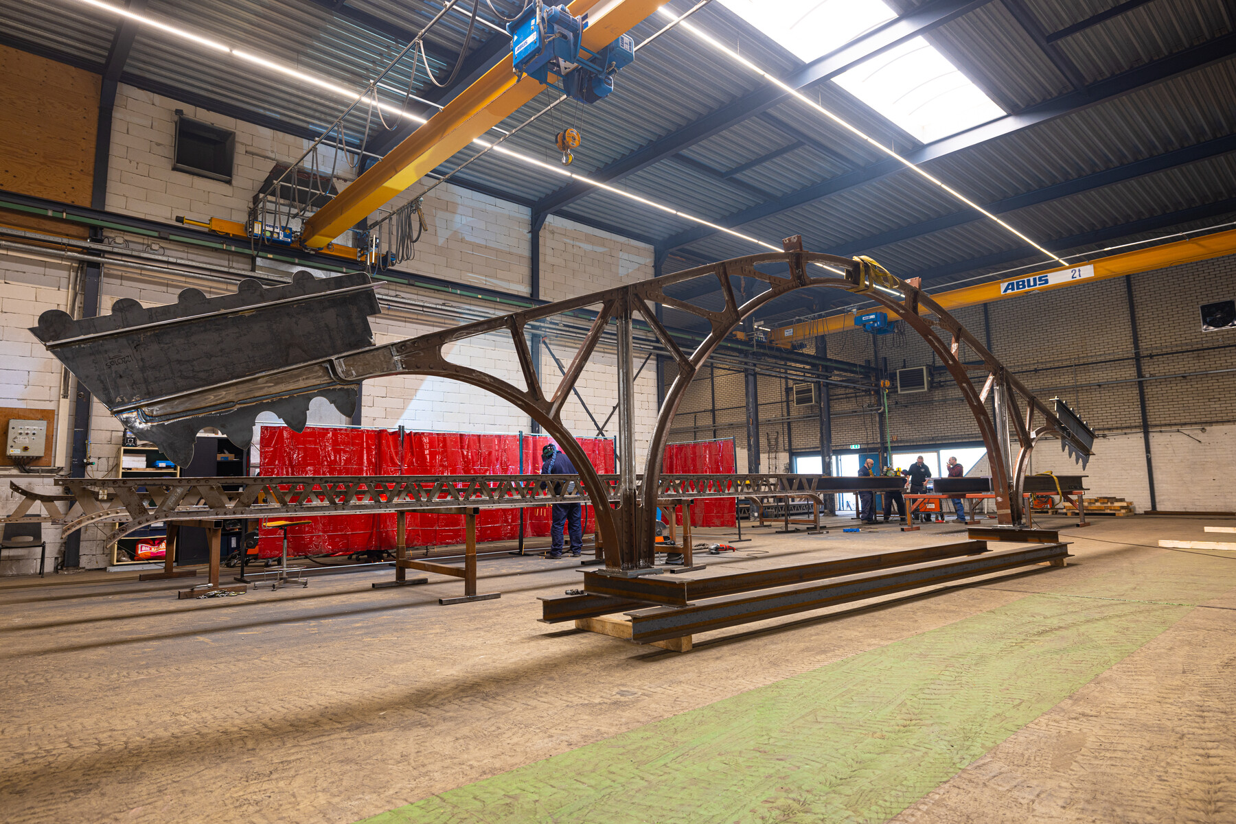 Laswerkzaamheden in de hal in Obdam