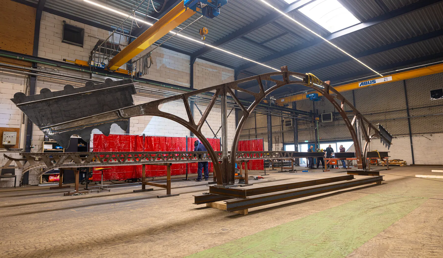 Laswerkzaamheden in de hal in Obdam