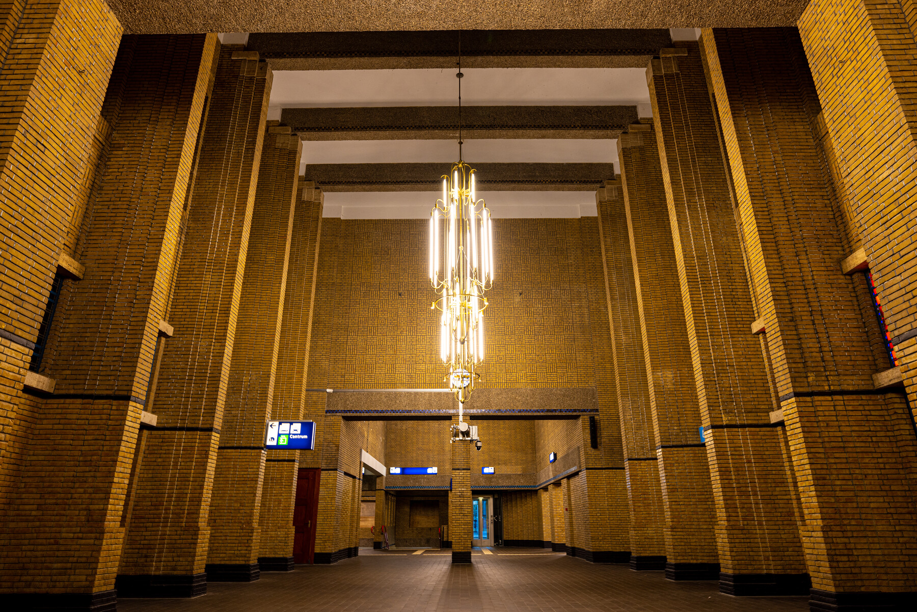Het monumentale interieur van station Naarden-Bussum