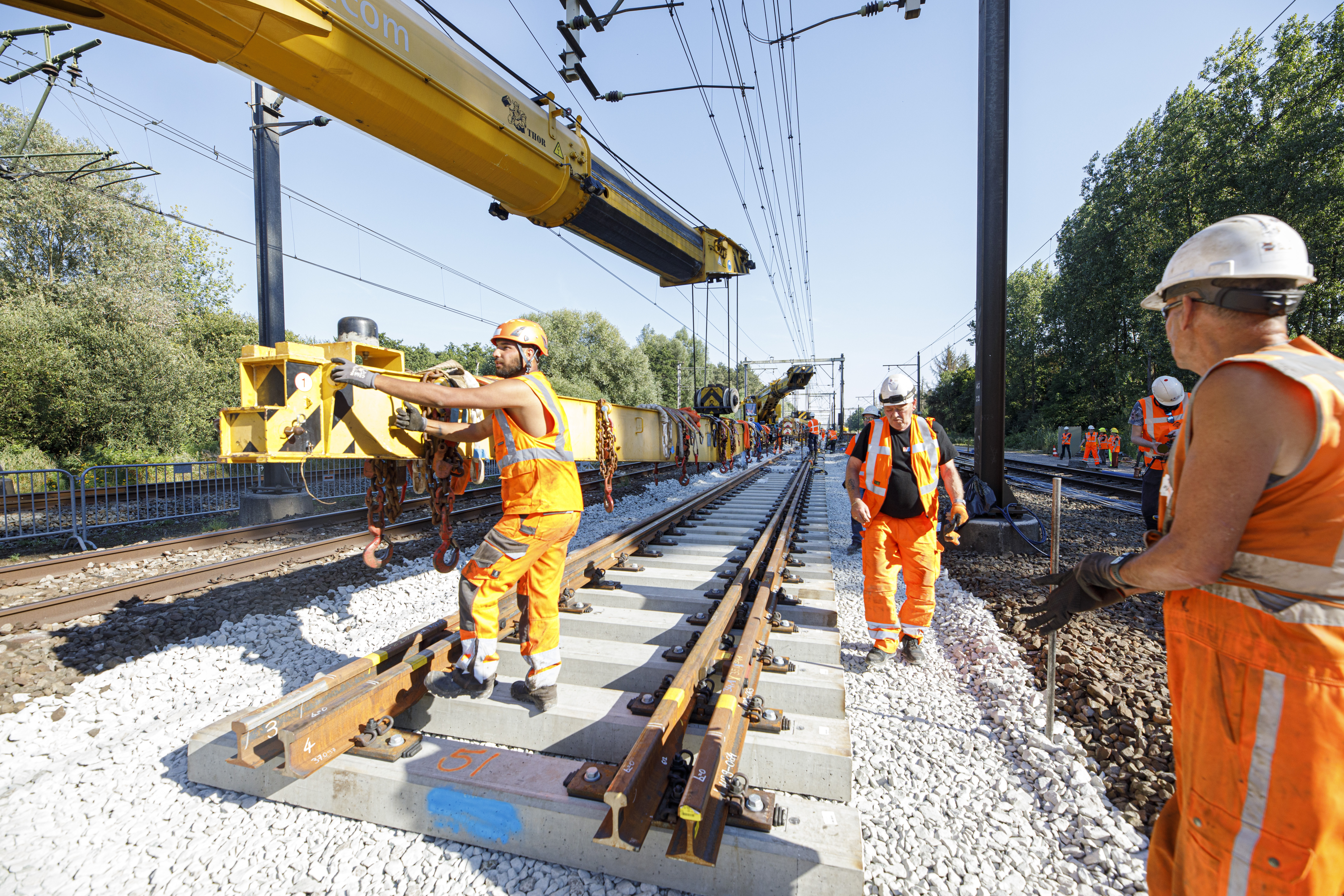 In Liempde worden acht hogesnelheidswissels vervangen