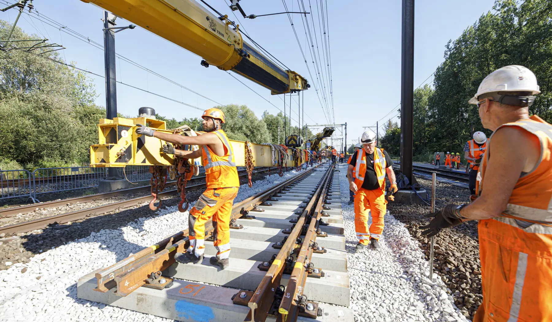In Liempde worden acht hogesnelheidswissels vervangen