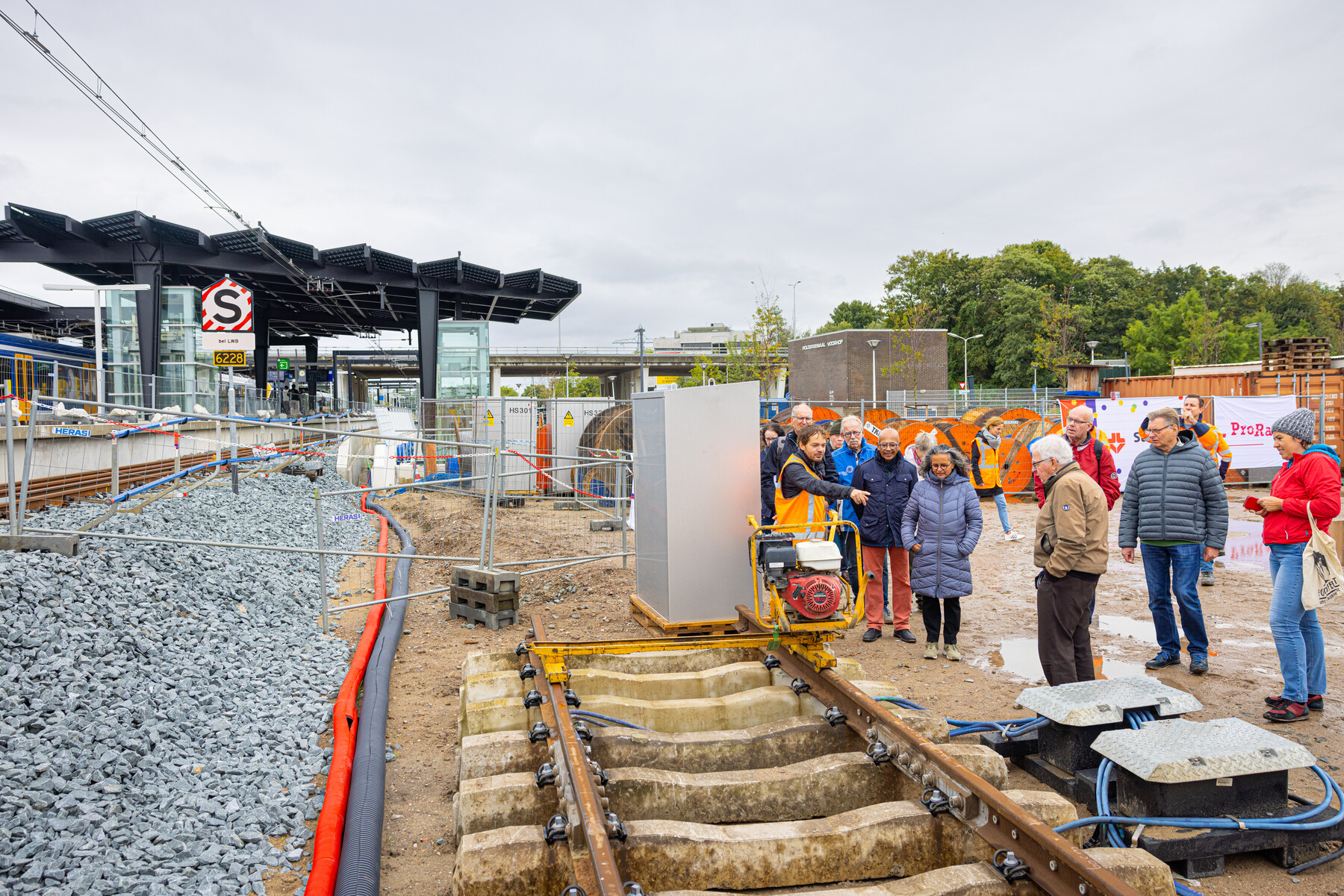 Robert geeft een rondleiding