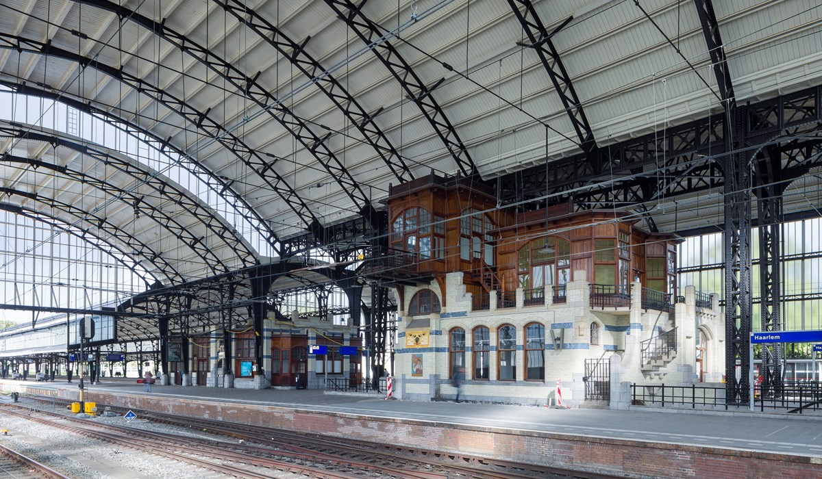 Perronwand station Haarlem
