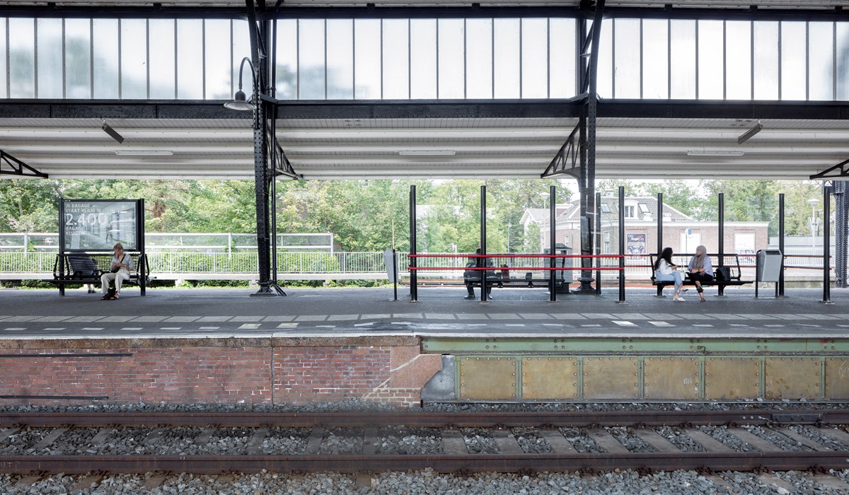 Perronwand station Haarlem