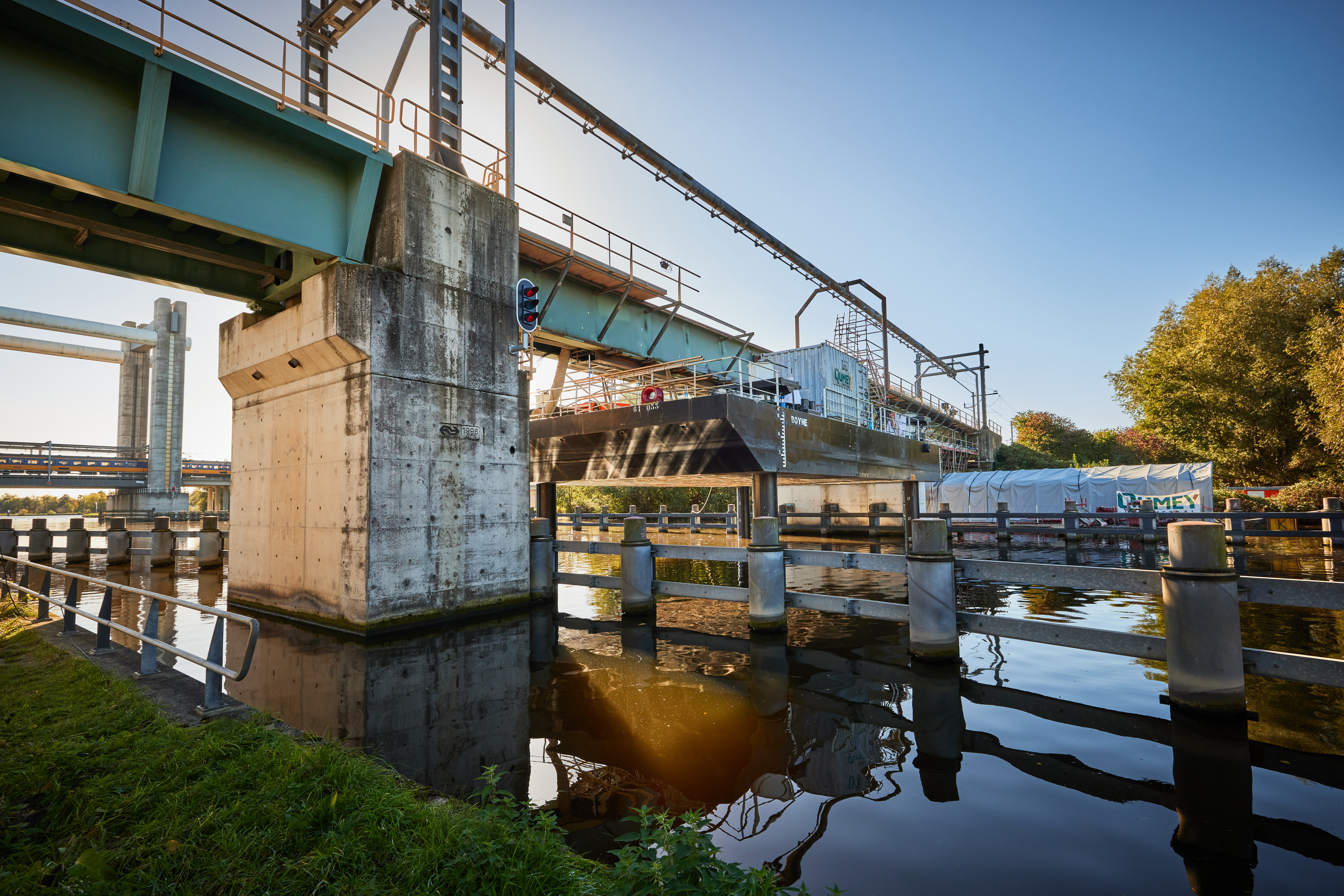 Lage Gouwespoorbrug in Alphen aan den Rijn in storing