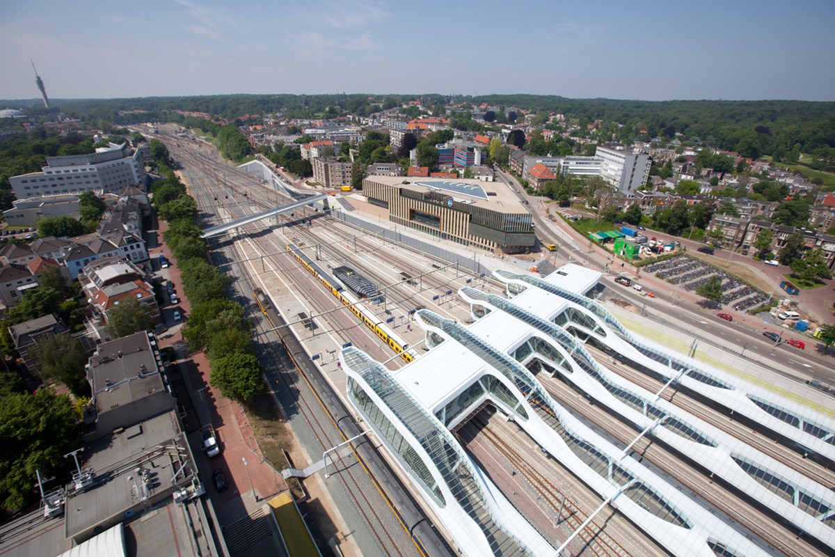 Station Arnhem Centraal vanuit de lucht