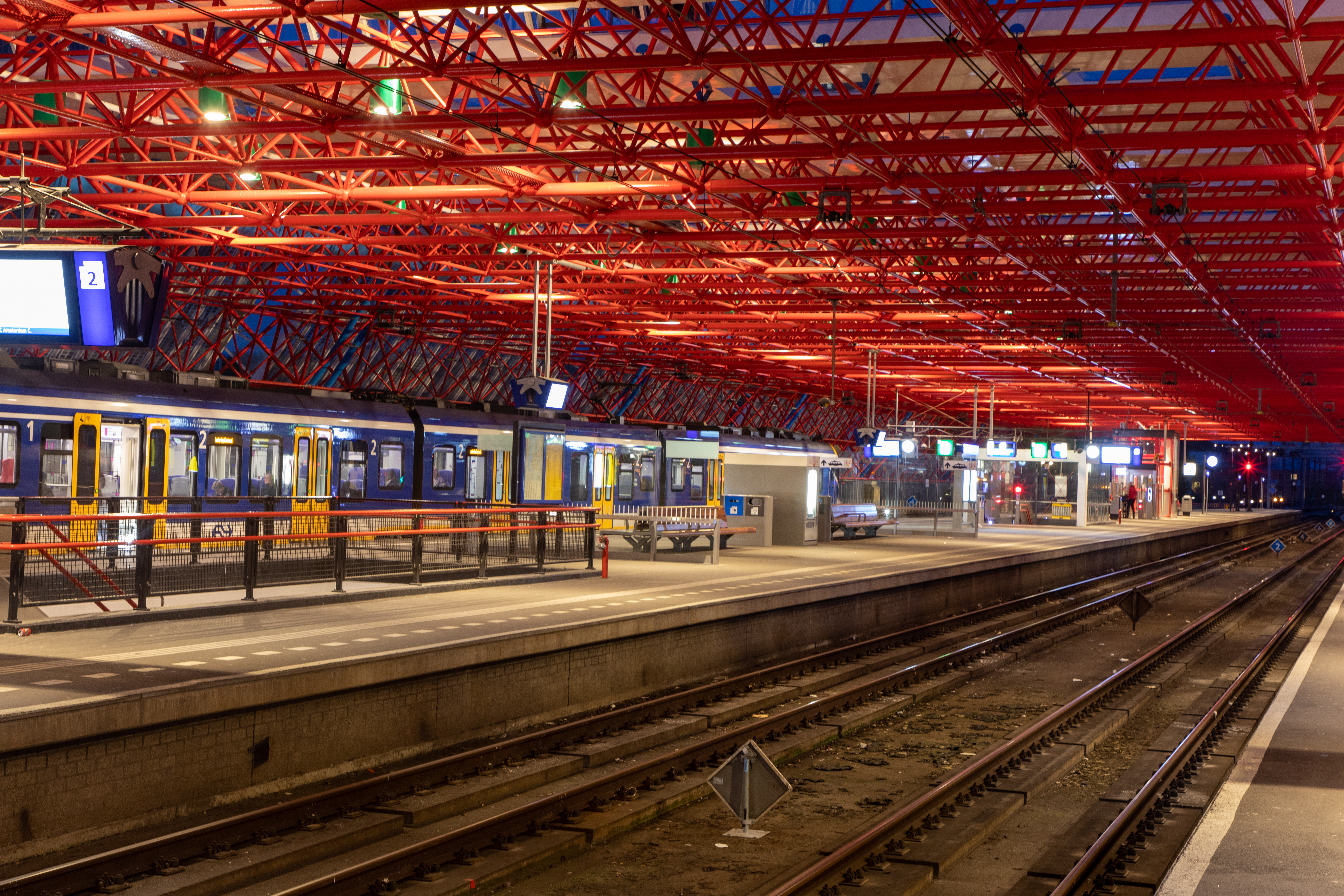 Ledverlichting op station Almere