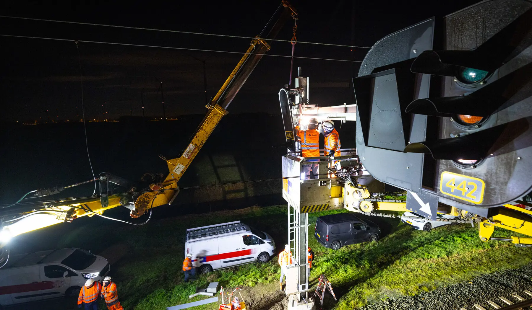 De eerste nieuwe seinen werden in het donker geplaatst