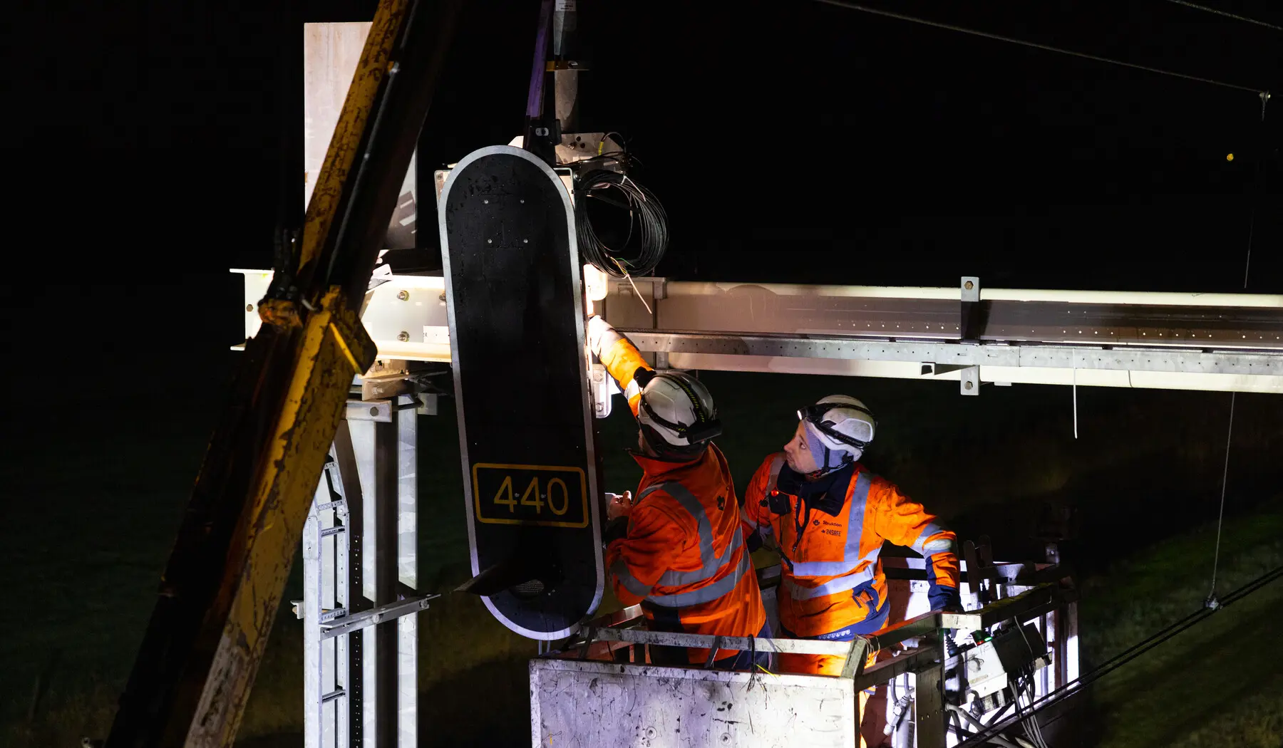De eerste nieuwe seinen werden in het donker geplaatst