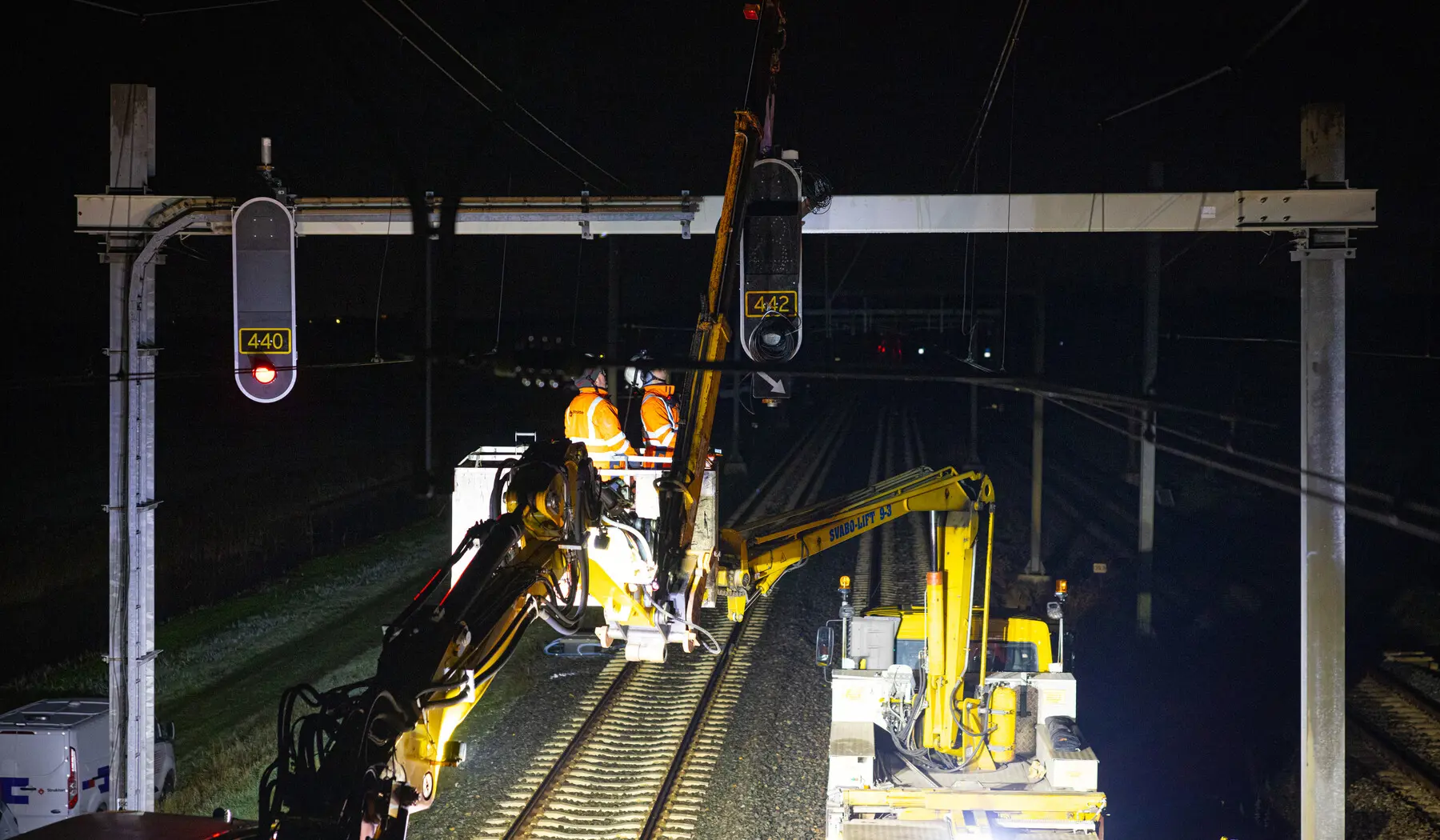 De eerste nieuwe seinen werden in het donker geplaatst