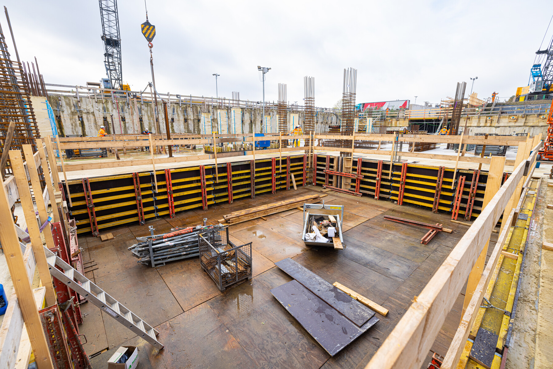 De vide waardoor je straks de fietsenstalling kunt zien