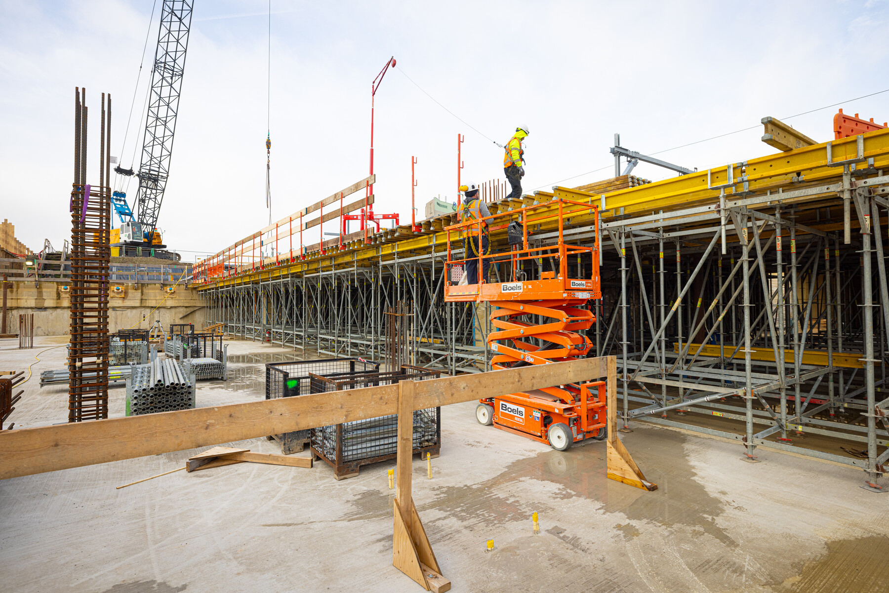 Vanaf het toekomstig fietspad in de richting van spoor 7
