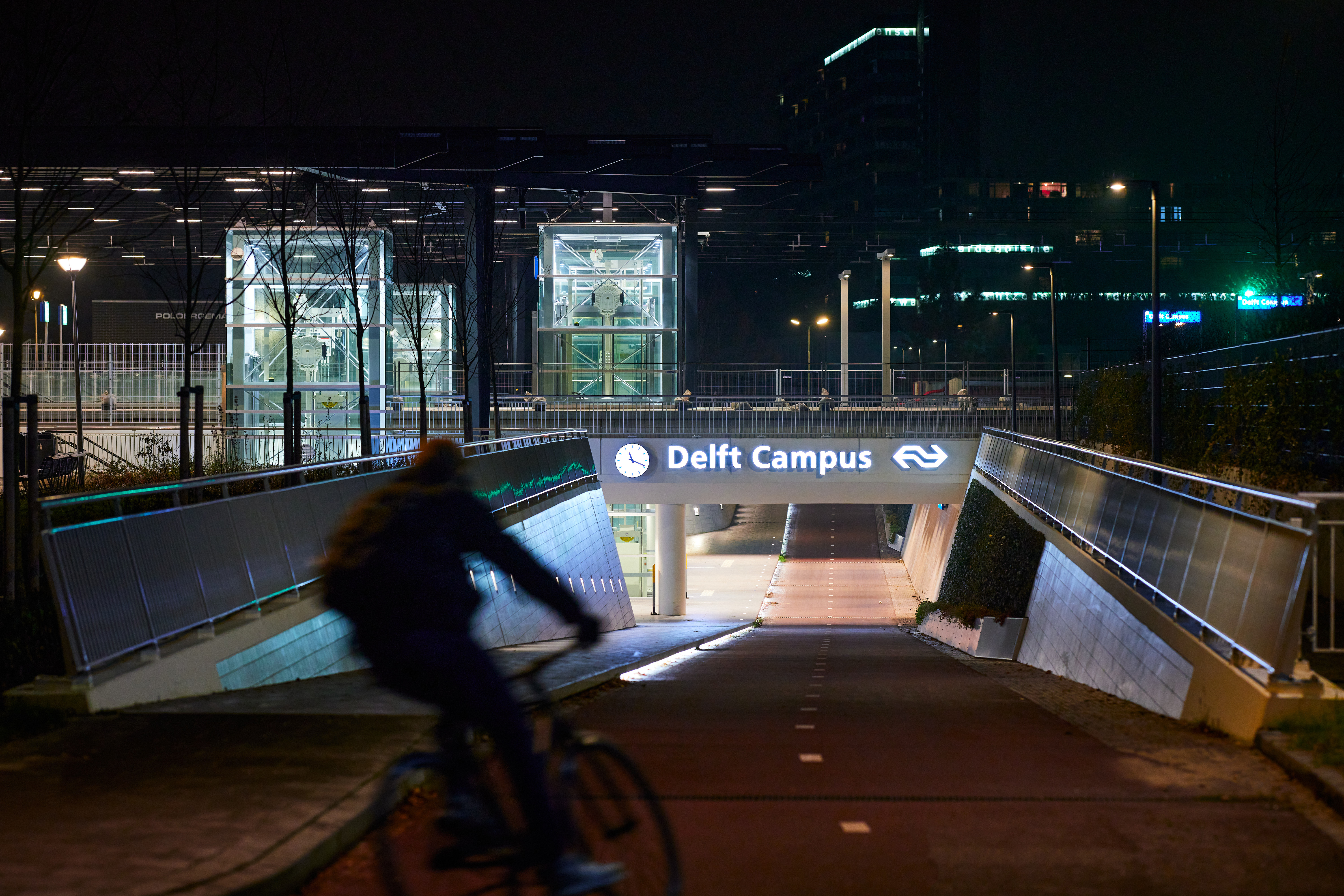 Of voor de verlichting in de fiets- en voetgangerstunnel