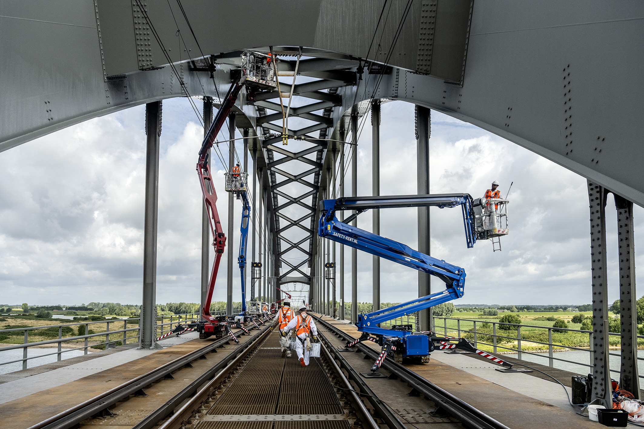 Conserveringswerkzaamheden aan de Kuilenburgse spoorbrug