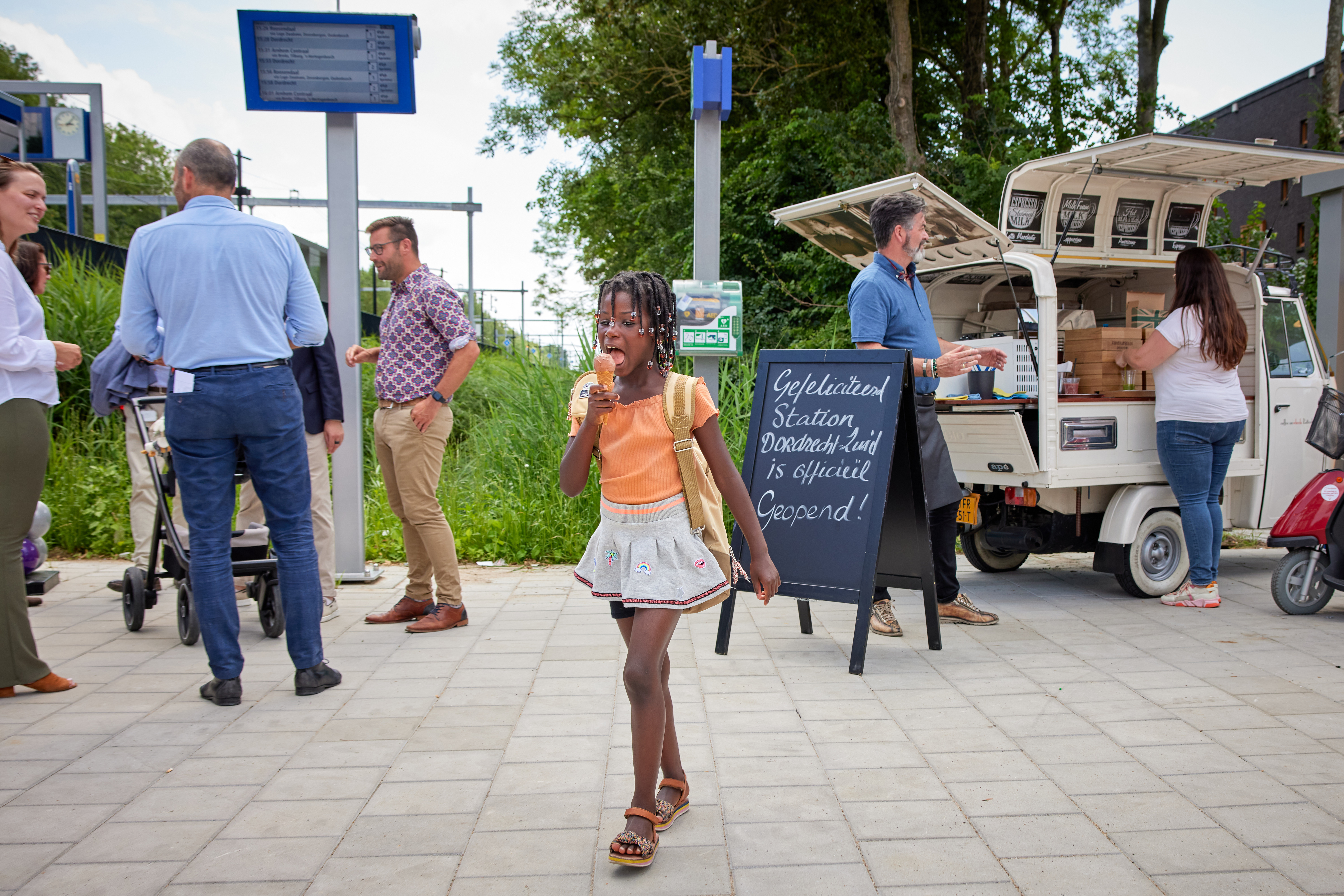 Bij een feestje hoort een traktatie: ijsjes