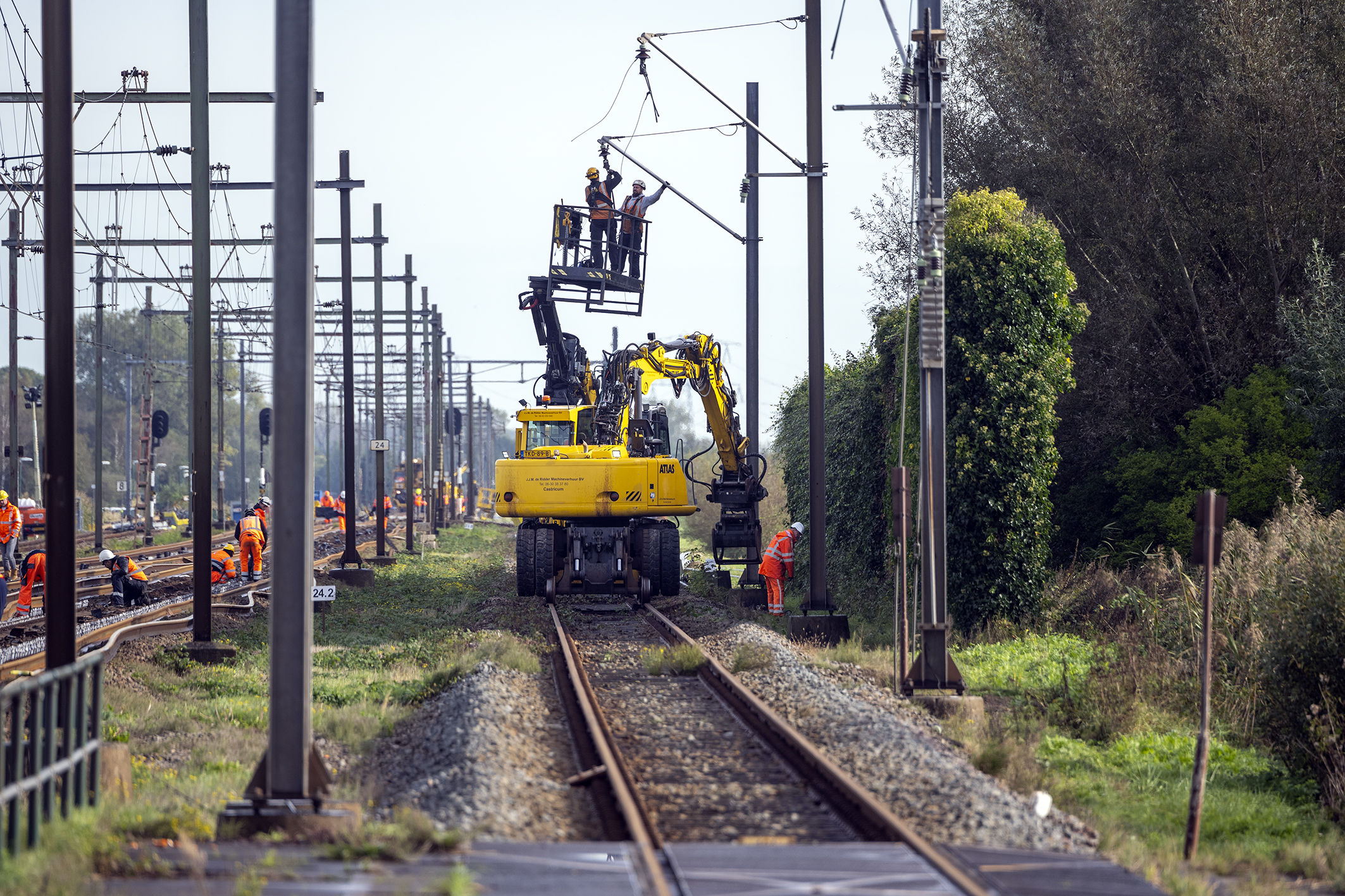 Zestien kilometer bovenleidingdraad en 32 bovenleidingsmasten werden weggehaald
