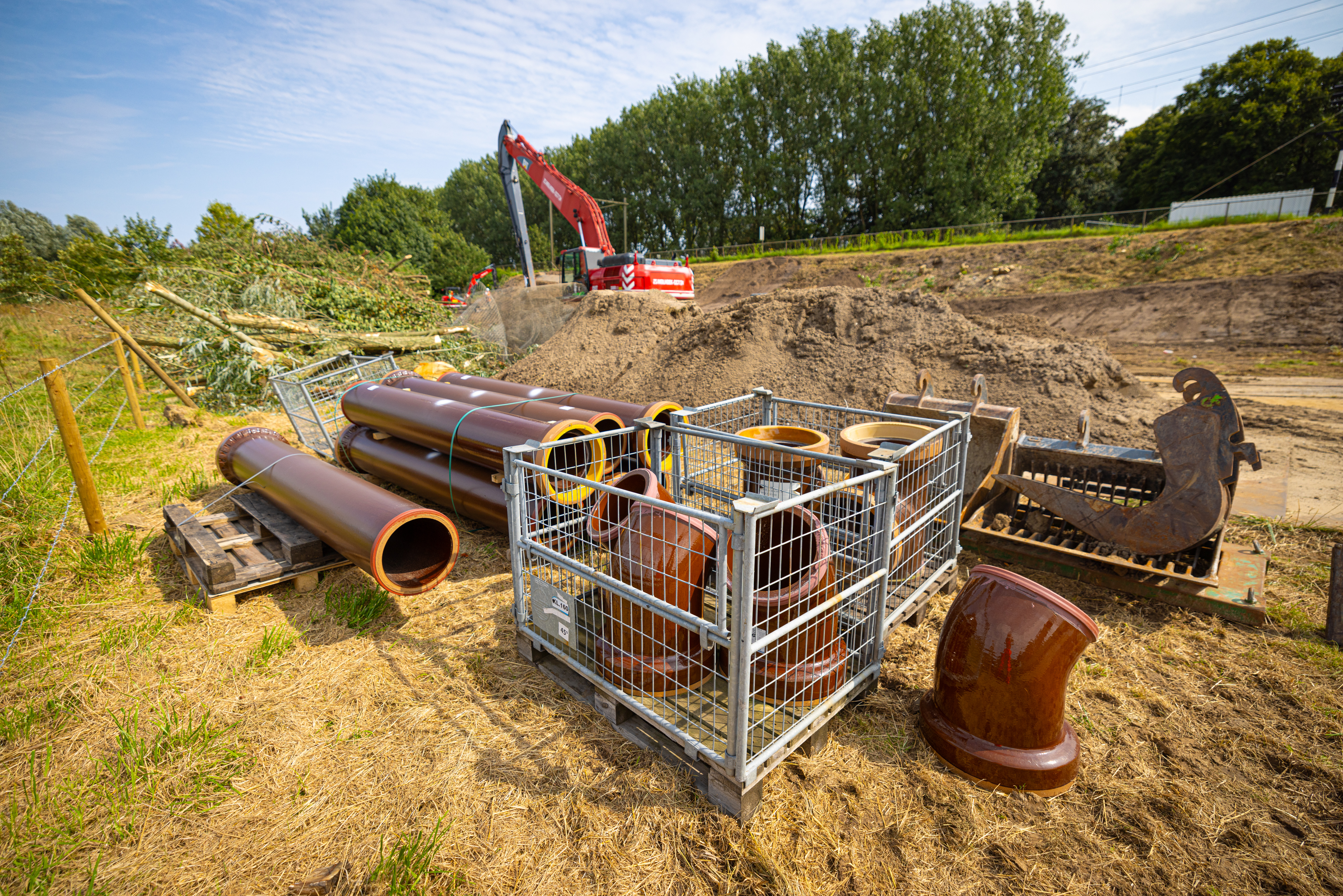 Gresbuizen bij spoor Ravenstein
