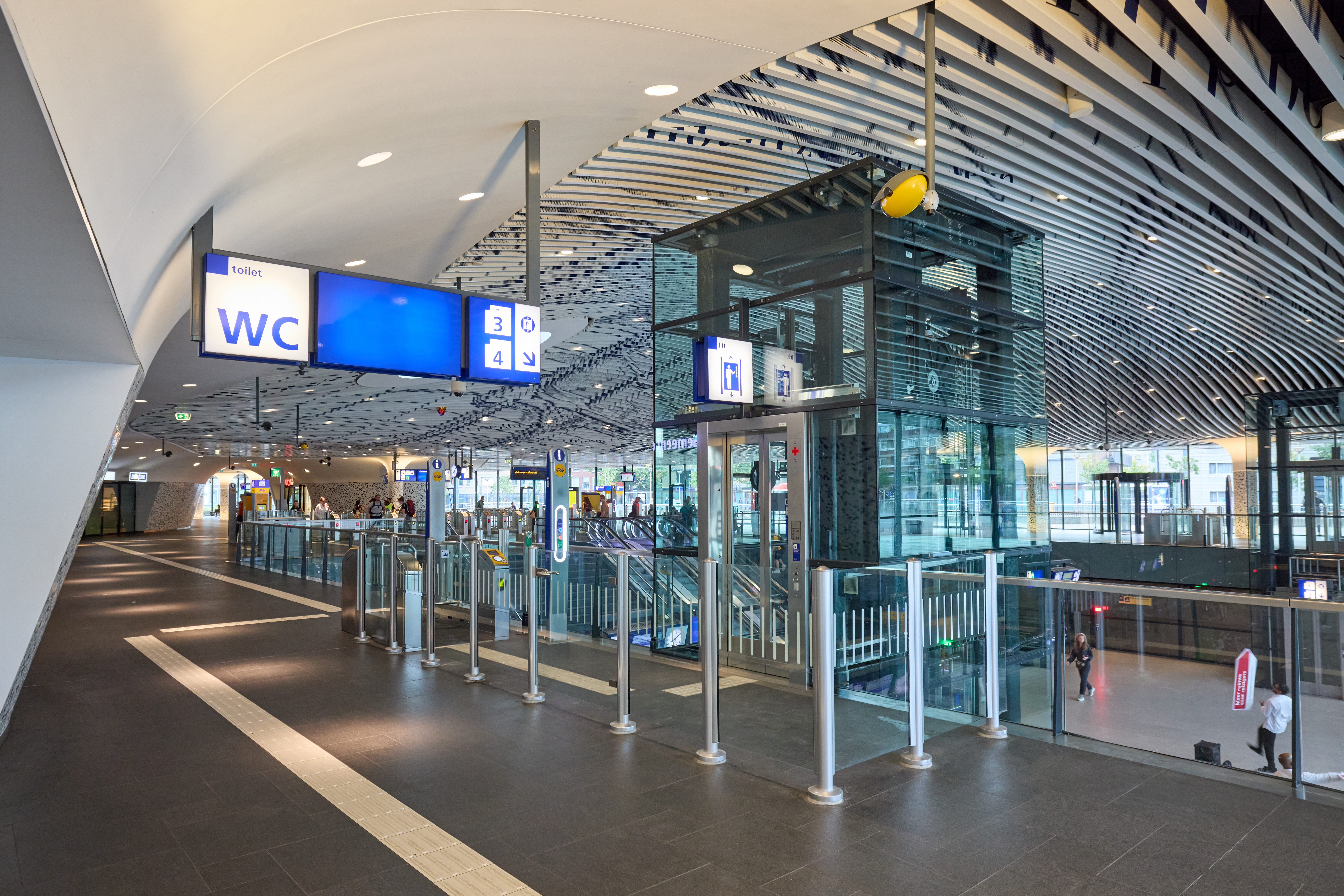 Reizigers konden de afgelopen jaren de aanbouw van het nieuwe perron volgen terwijl ze stonden te wachten op hun trein