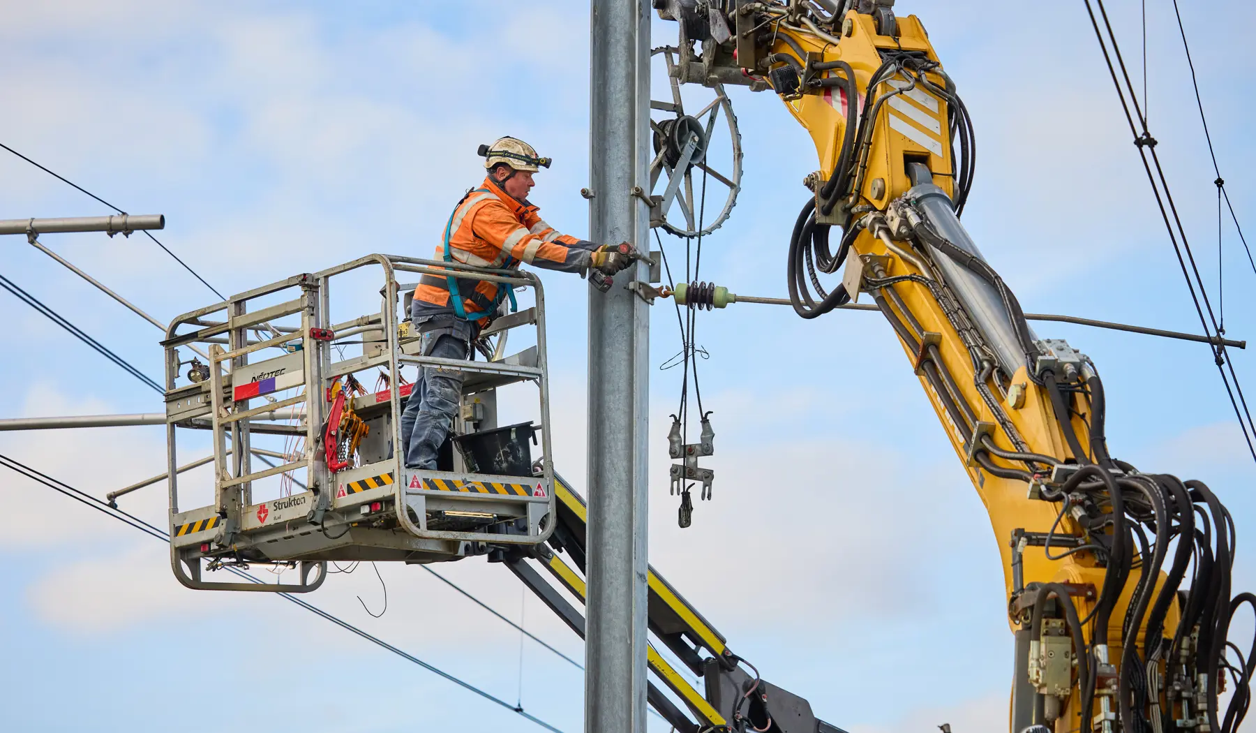 Werk aan de bovenleiding bij Schiedam