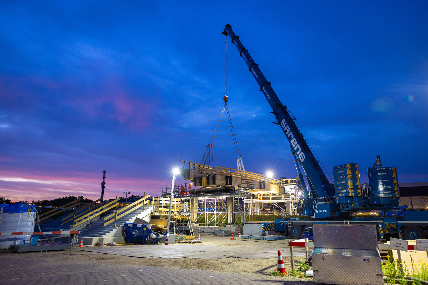 Ligger 15 gaat vlak voordat het donker wordt de lucht in