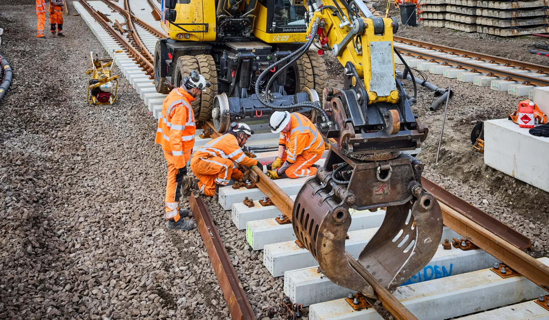 Sporen, ballast en dwarsliggers op sporen 9 tot en met zijn 12 vernieuwd
