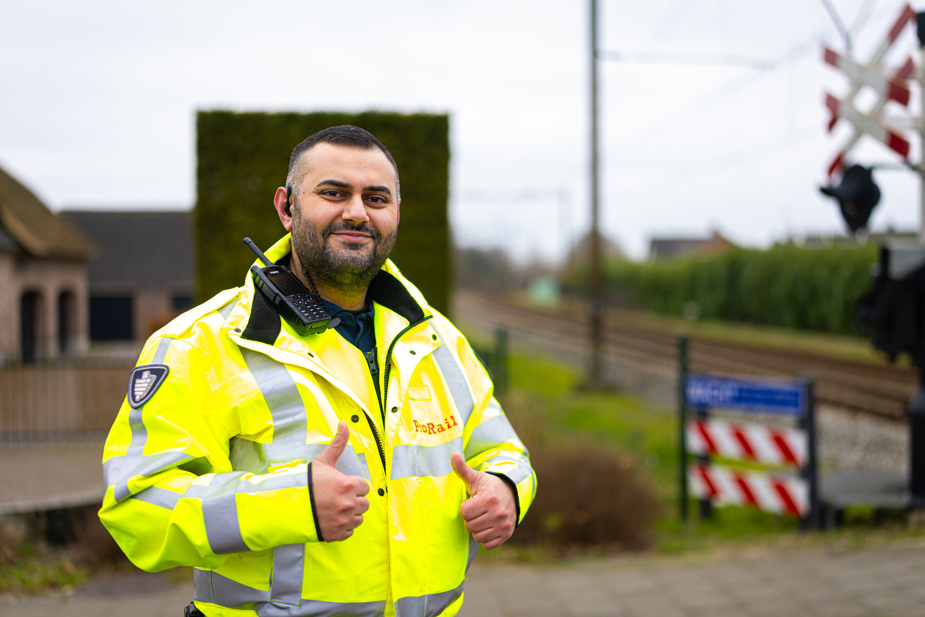 Boa Ozgur hield toezicht bij de overweg