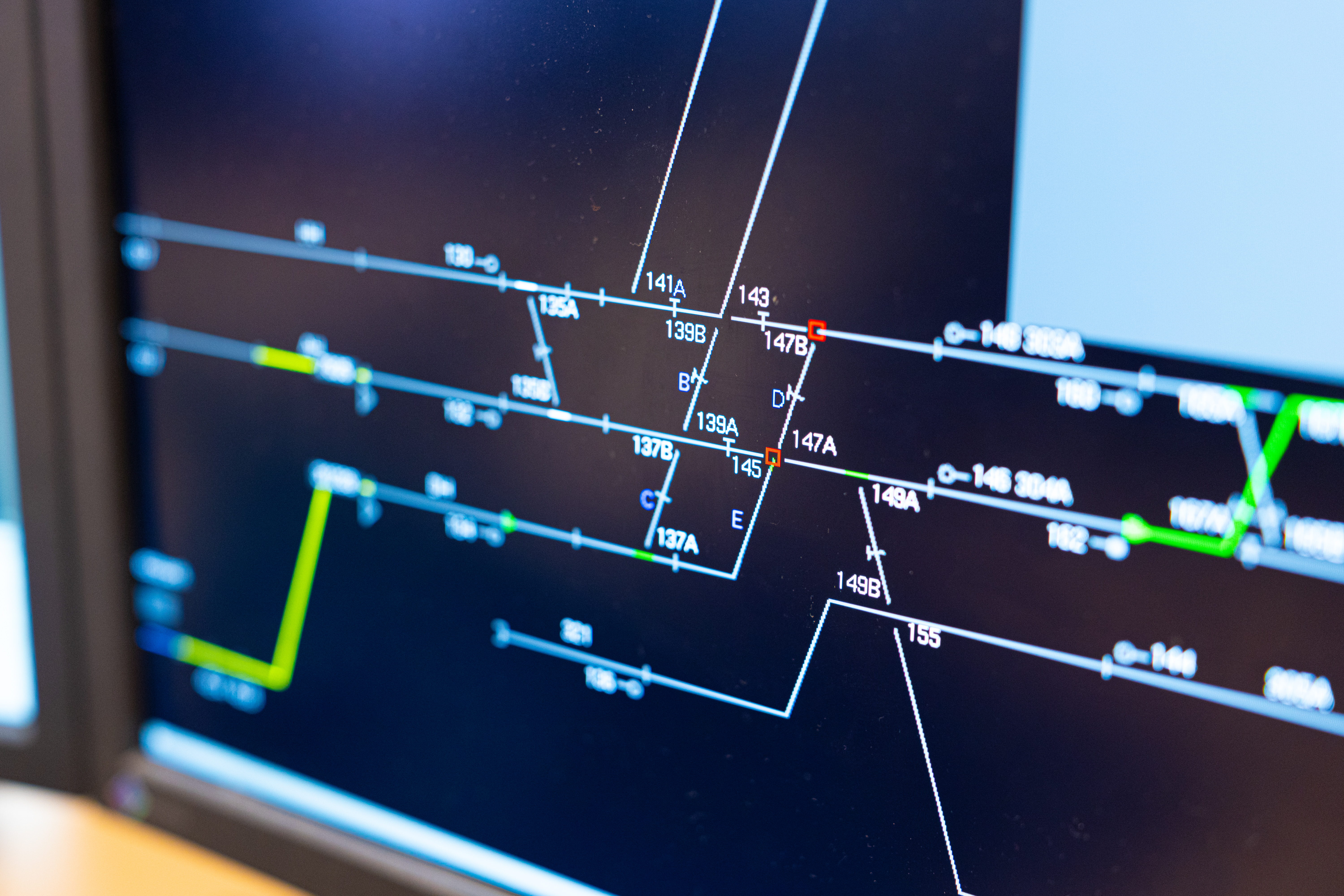 Het scherm van een treinverkeersleider
