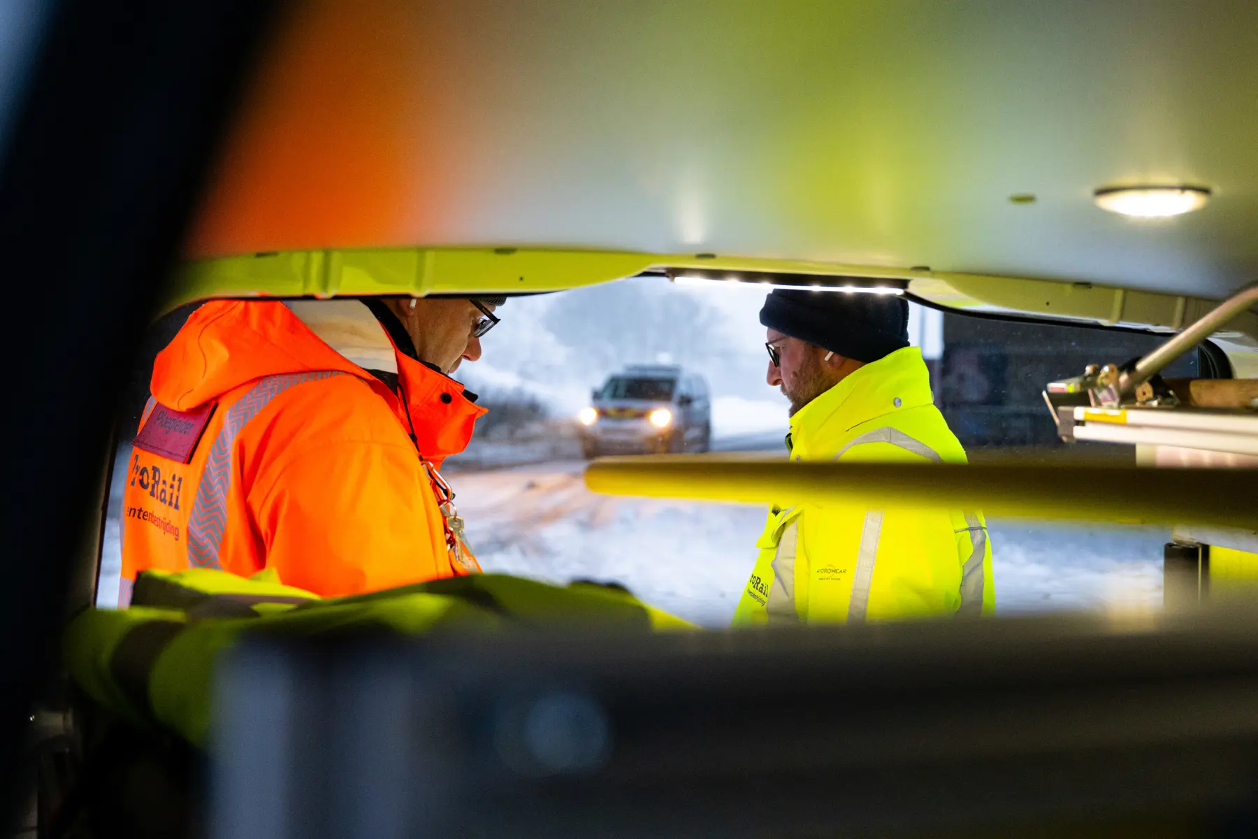 Incidentenbestrijders op locatie om problemen te verhelpen