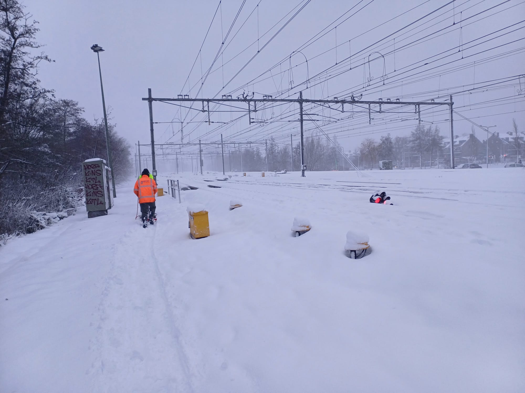 We lopen naar de locatie