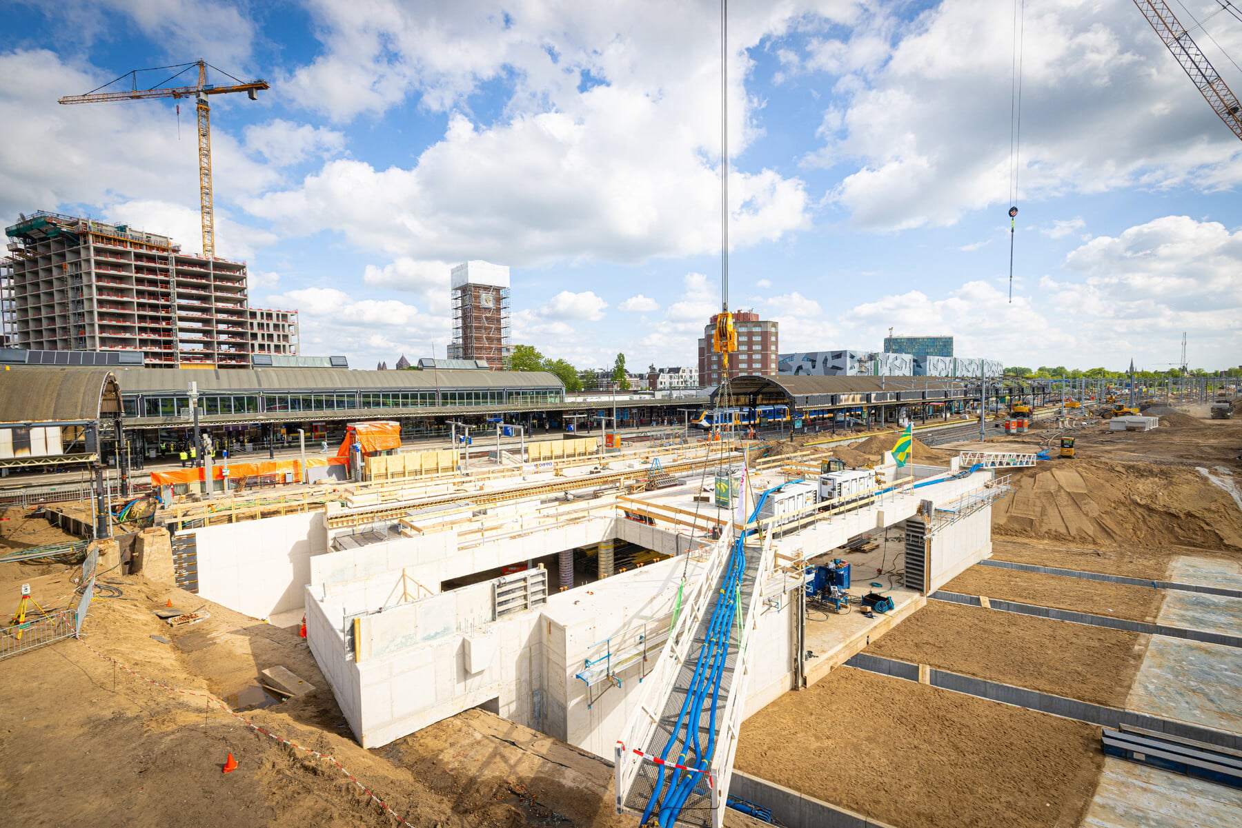 De tunnel op z’n definitieve plek