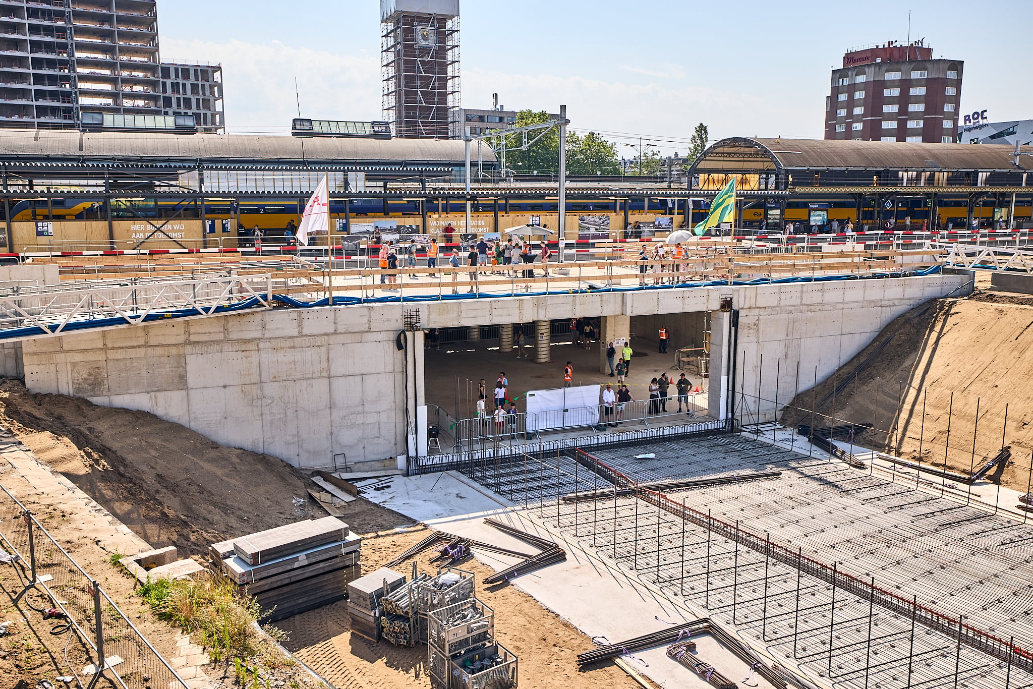 Kijkje in reizigerstunnel Nijmegen