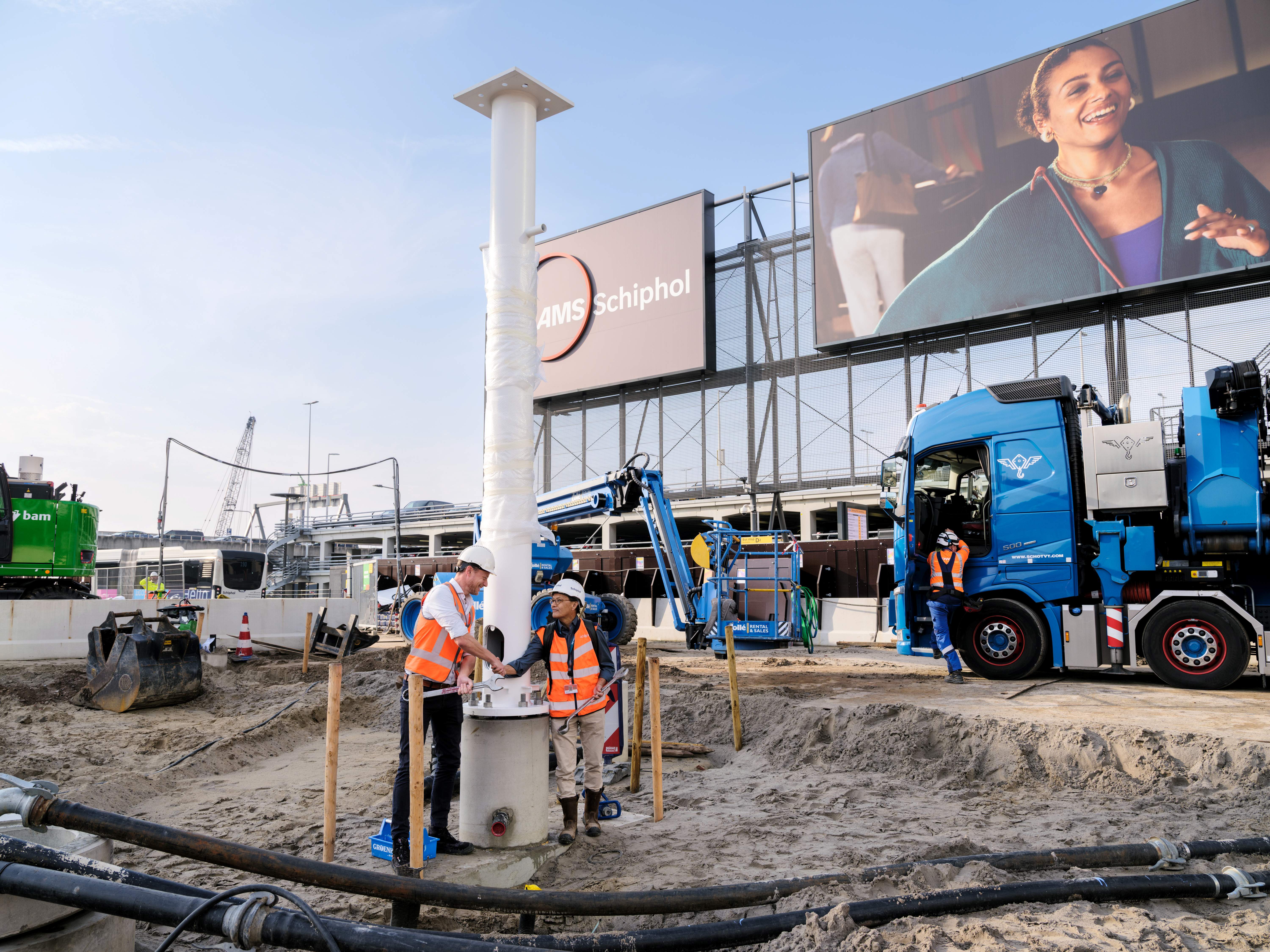 Bouw grote buskap op toekomstig busplein Schiphol van start