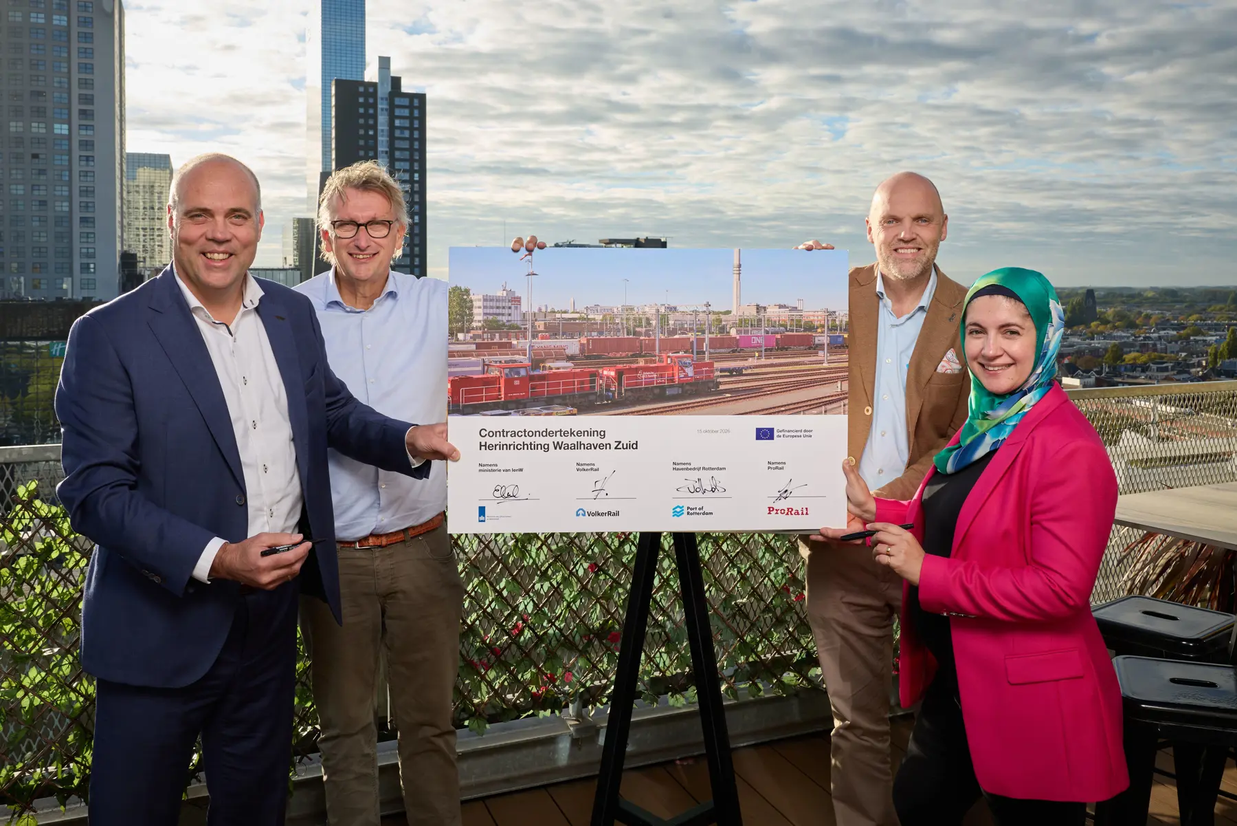 Contractondertekening Waalhaven Zuid