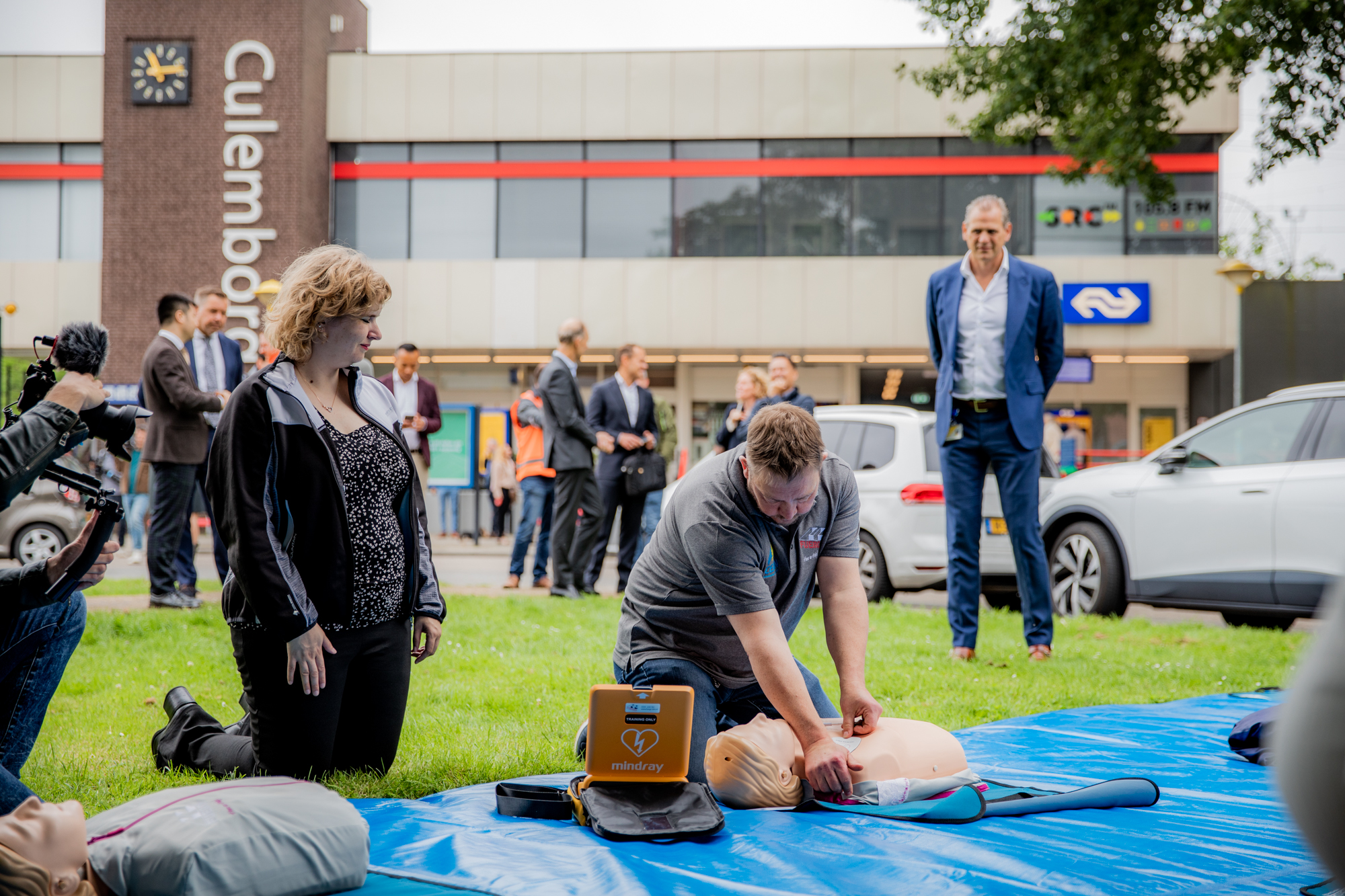 Een demonstratie van de AED