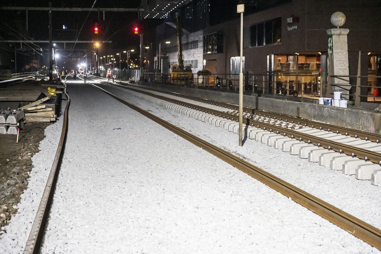 De spoorbaan is voorzien van een nieuwe onderlaag