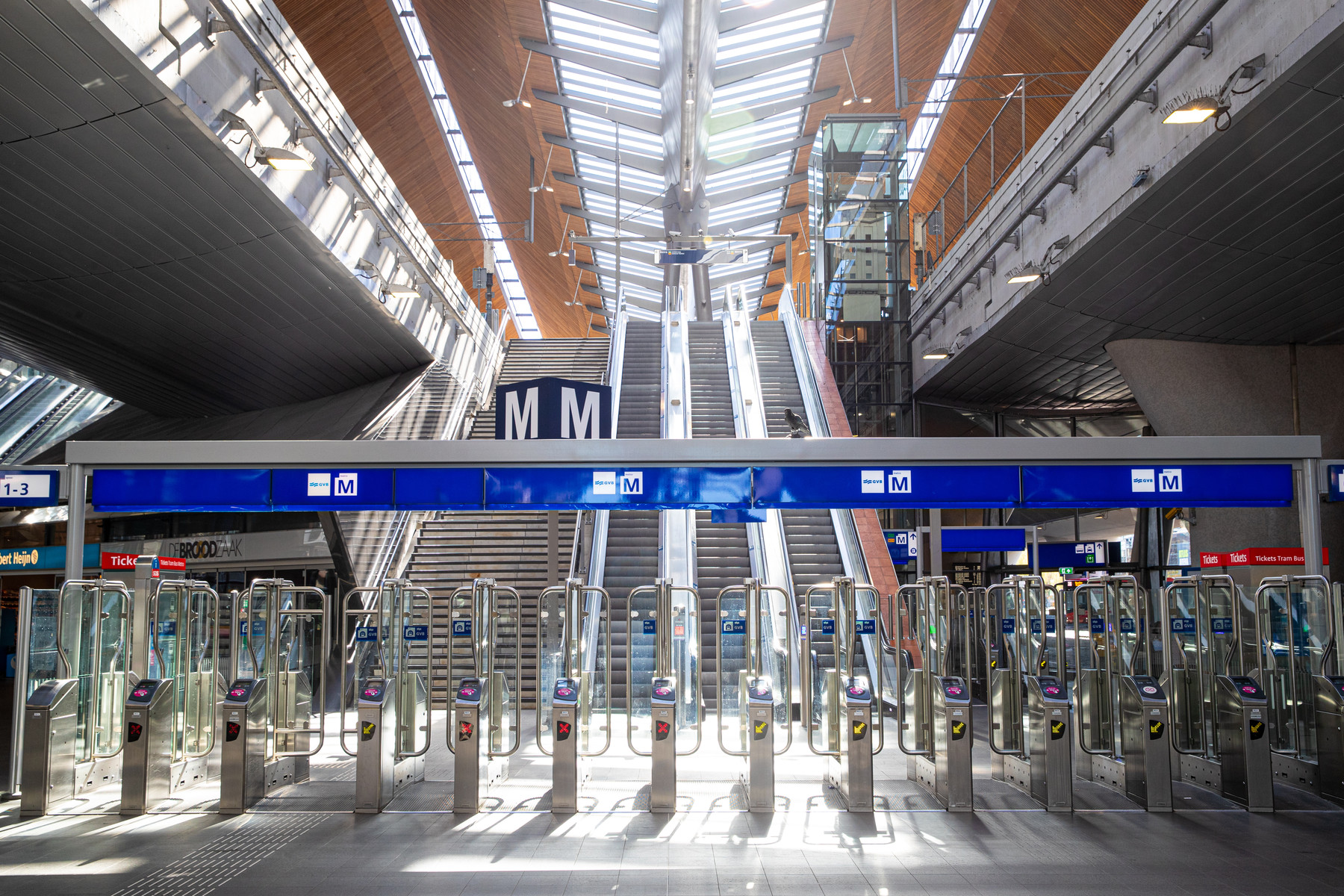 Toegangspoortjes op station Amsterdam Bijlmer ArenA