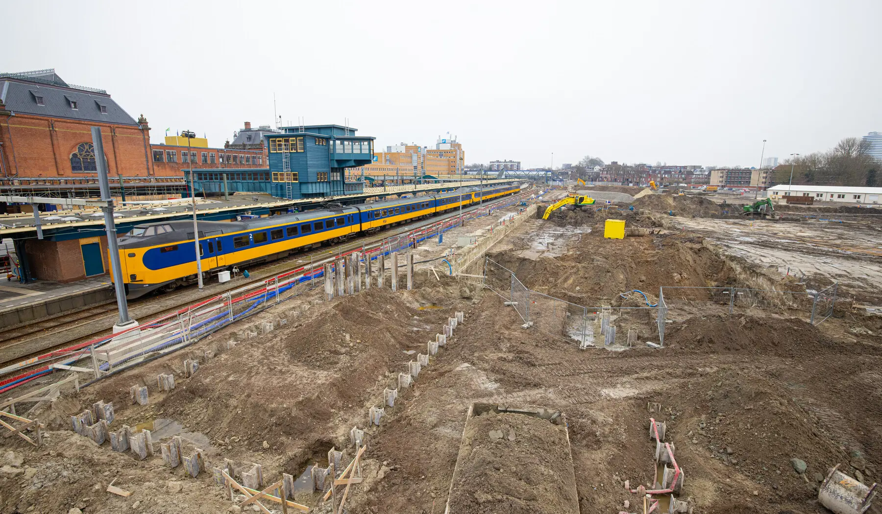 Overzicht bouwplaats zuidzijde station Groningen