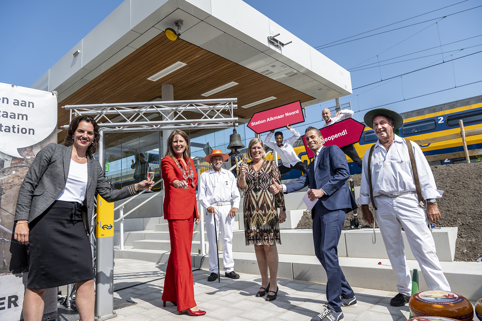 Champagne: station Alkmaar Noord is geopend