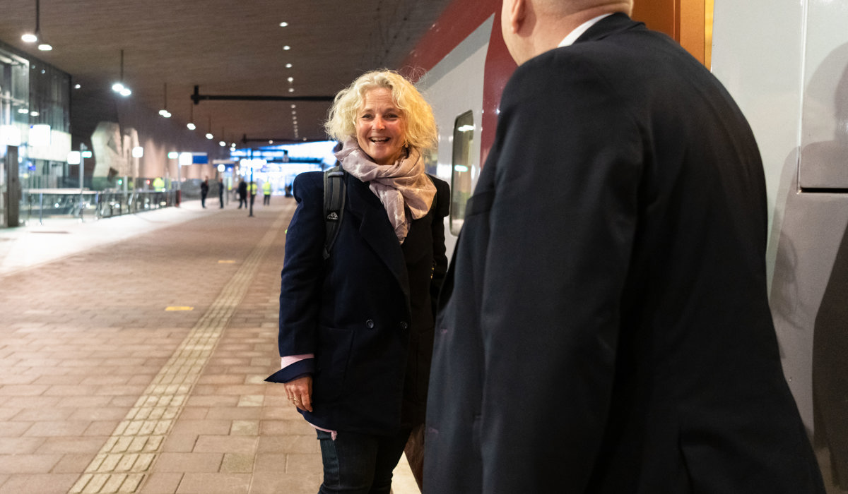 “De trein is heerlijk ontspannen en relax. Het is voor mij een soort wieg. Je gaat zo heerlijk een beetje op en neer en ik kan mijn gedachten volledig laten gaan.” - Anja Roodenburg